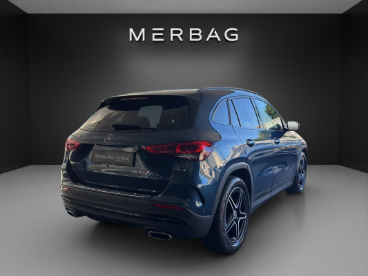 MERCEDES-BENZ GLA 200 AMG Line-image-5