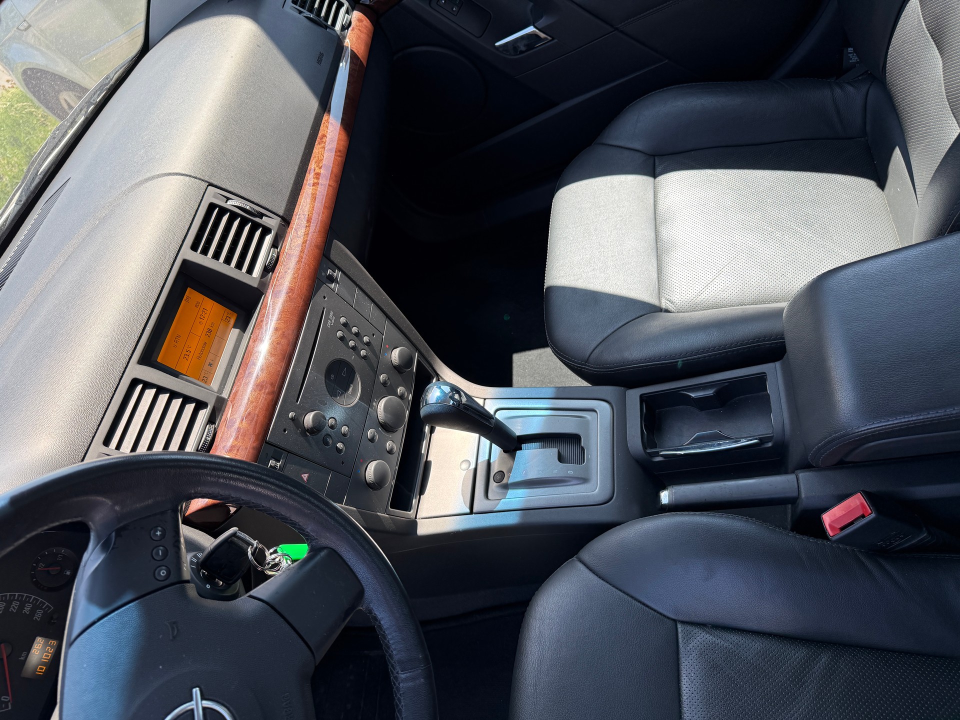 OPEL Vectra 2.2 Elegance-image-10