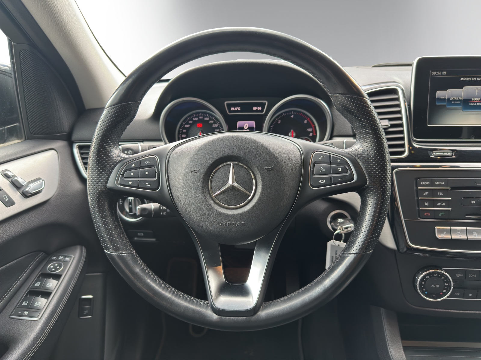 MERCEDES-BENZ GLE 250 d 4Matic-image-10