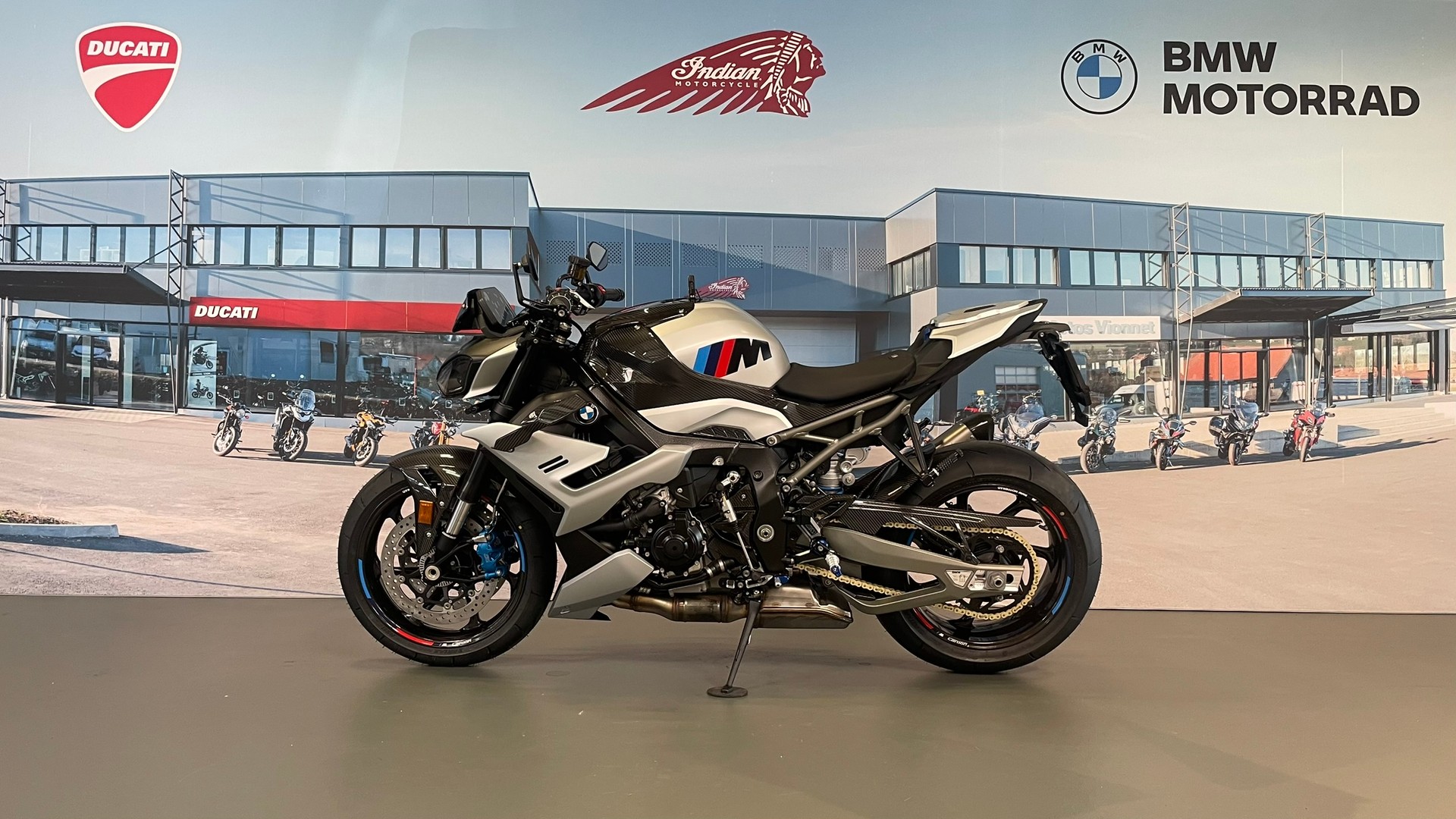 BMW M 1000 R-image-5