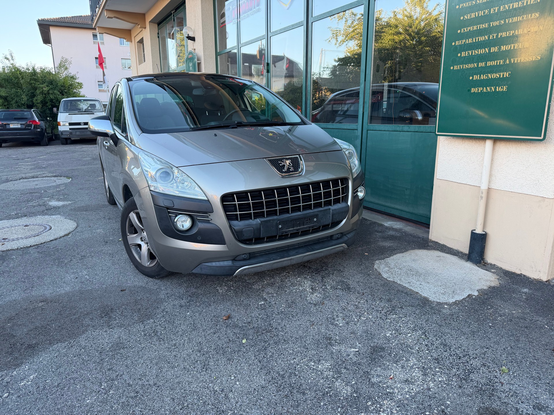 PEUGEOT 3008 1.6 HDI Sport EGS6