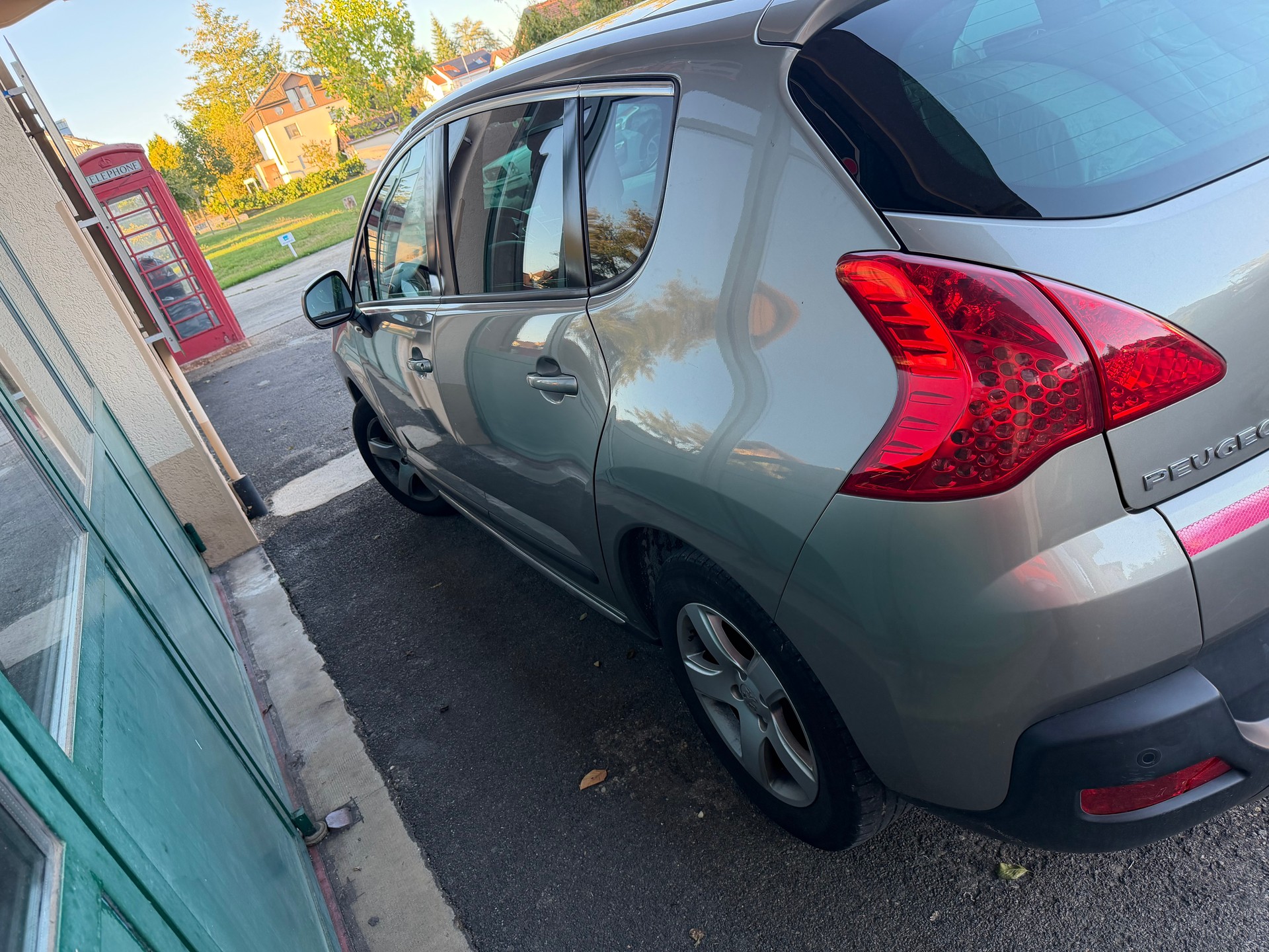PEUGEOT 3008 1.6 HDI Sport EGS6-showroom-element-1