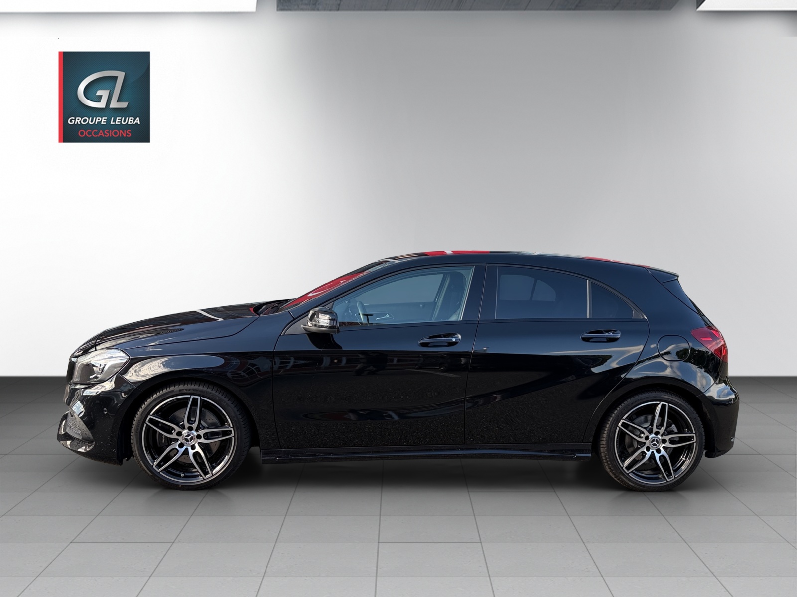 MERCEDES-BENZ A 250 AMG Line 4Matic-showroom-element-2