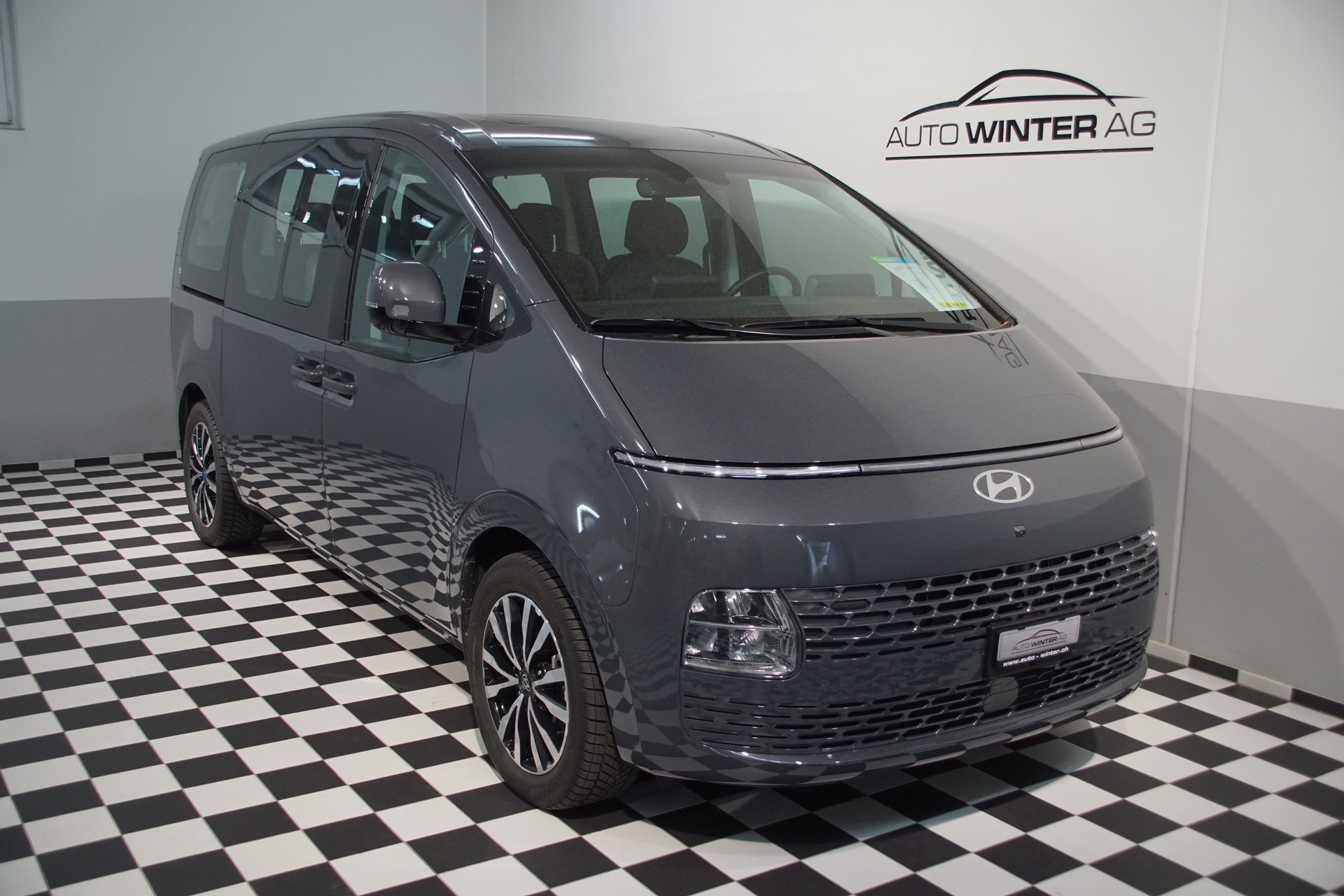 HYUNDAI Staria Premium 1.6 T-GDi HEV Vertex A *swiss*-showroom-element-2