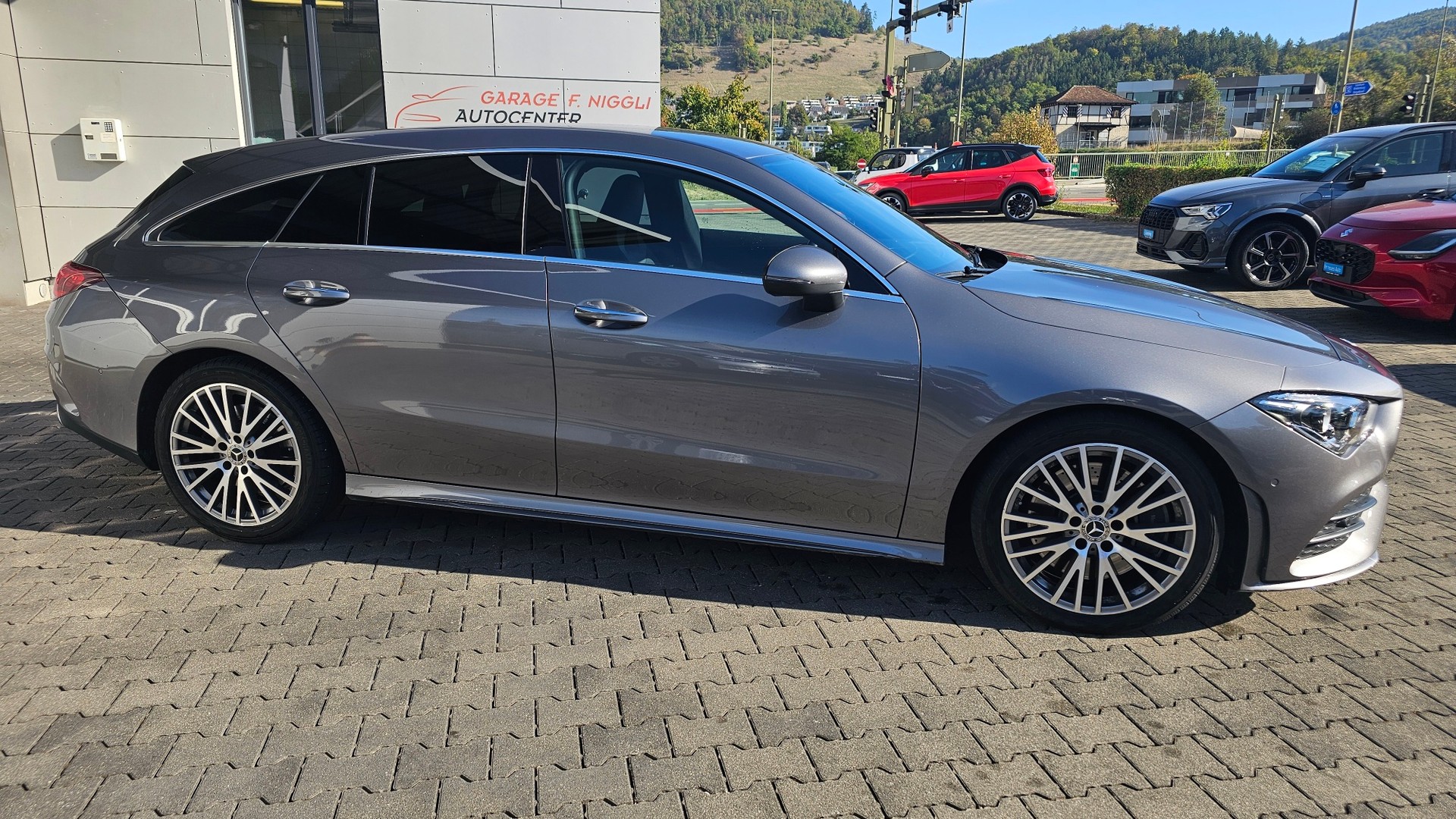 MERCEDES-BENZ CLA Shooting Brake 250 4Matic 7G-DCT AMG Line-showroom-element-3