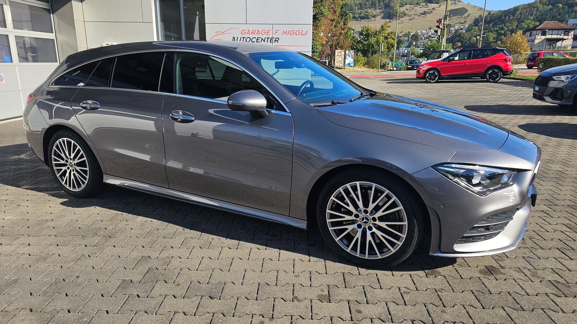 MERCEDES-BENZ CLA Shooting Brake 250 4Matic 7G-DCT AMG Line-showroom-element-2