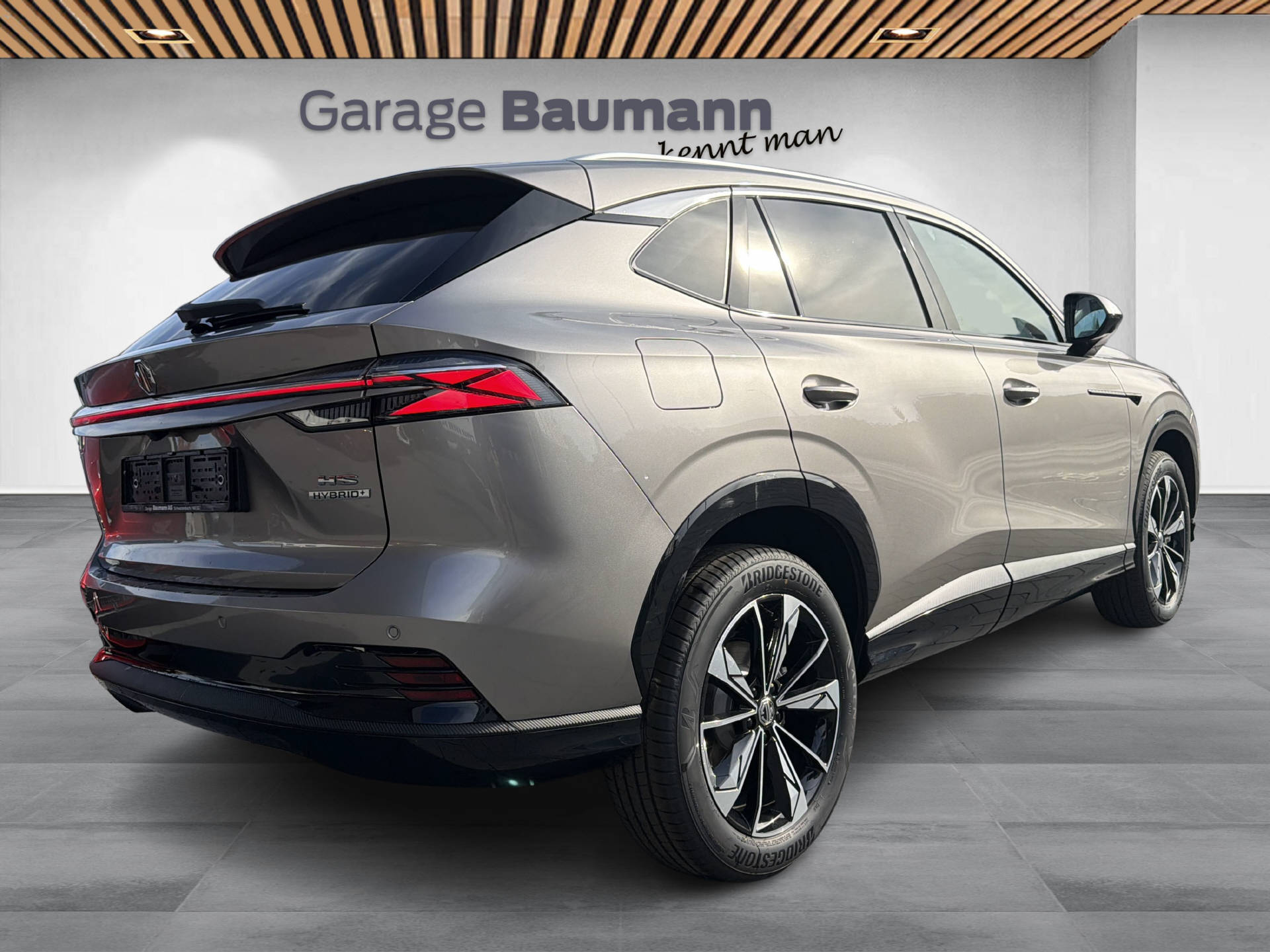 MG HS 1.5 Hybrid Luxury-showroom-element-2