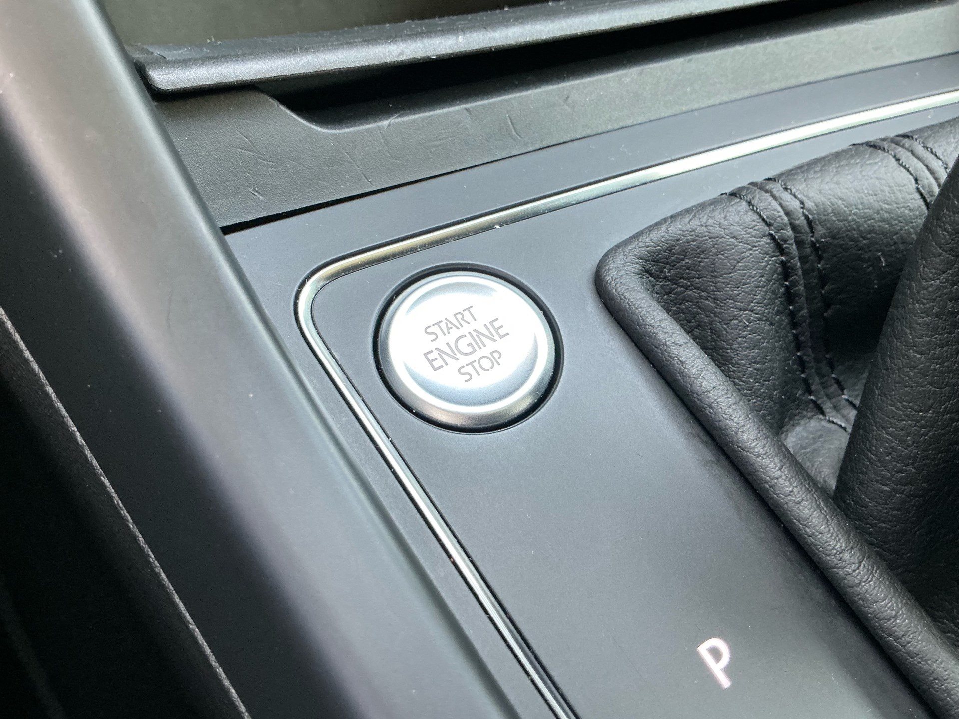 VW Touran 1.5 TSI DSG COMFORTLINE *** PANORAMA & VIELES MEHR ****-image-23