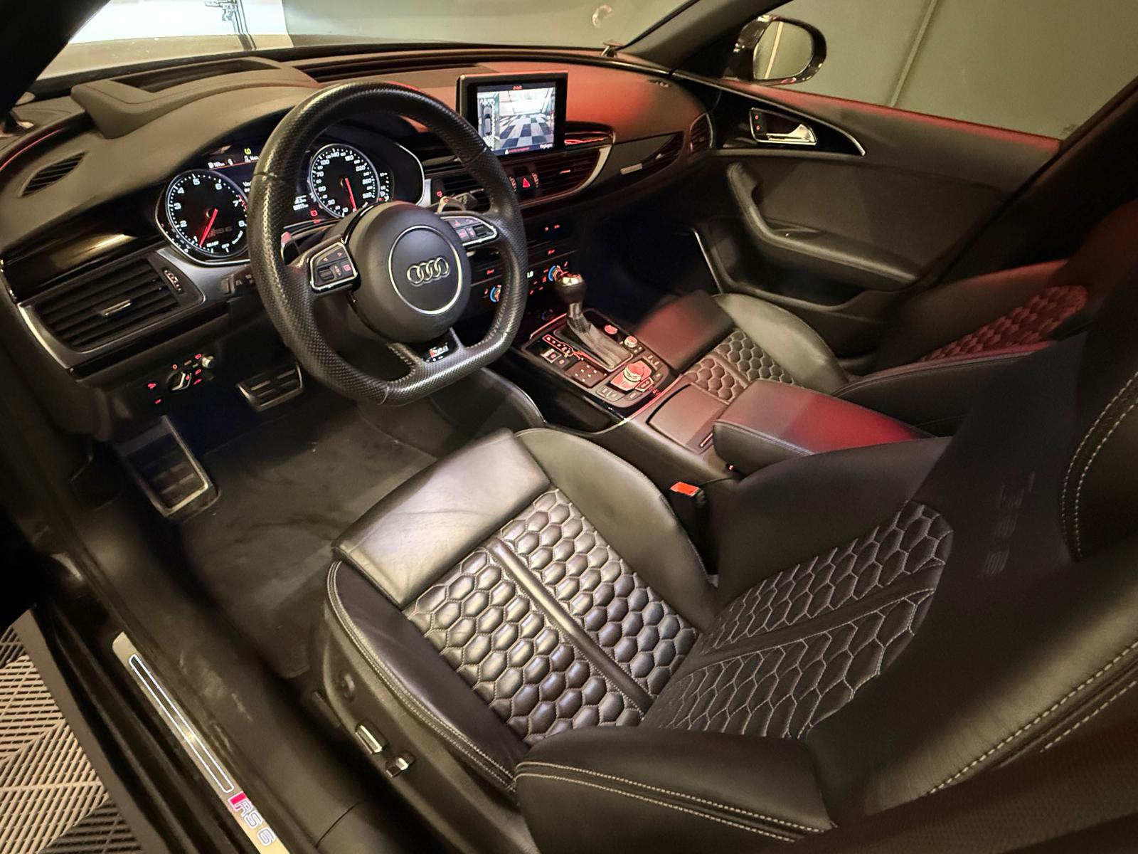 AUDI RS6 Avant 4.0 TFSI V8 performance quattro-showroom-element-1