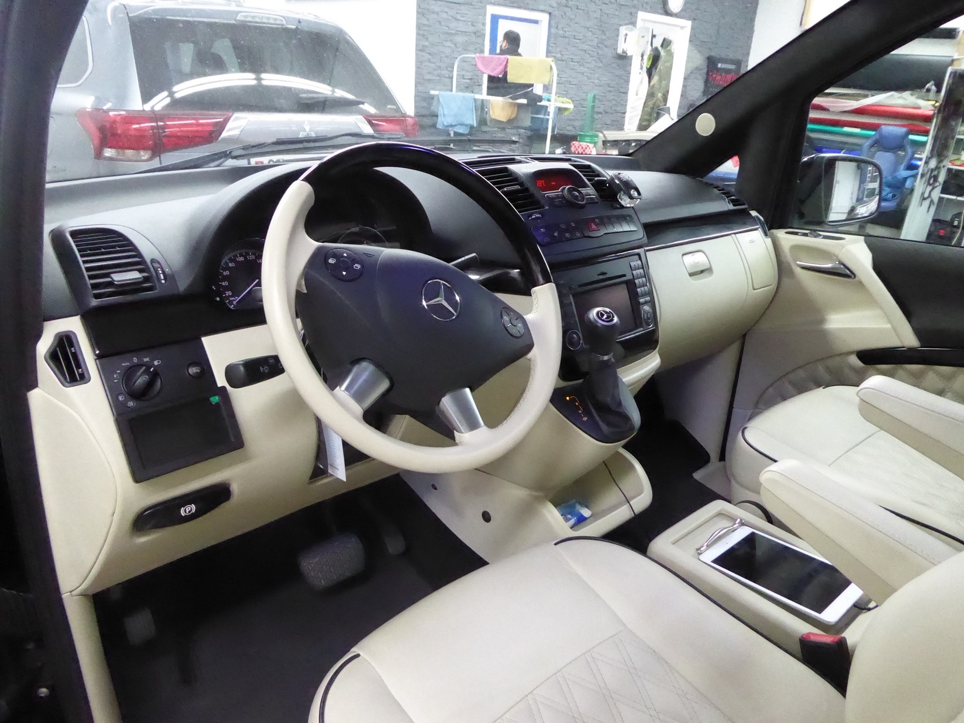 MERCEDES-BENZ Viano 3.0 CDI Blue Efficiency Ambiente Edition L A-image-11