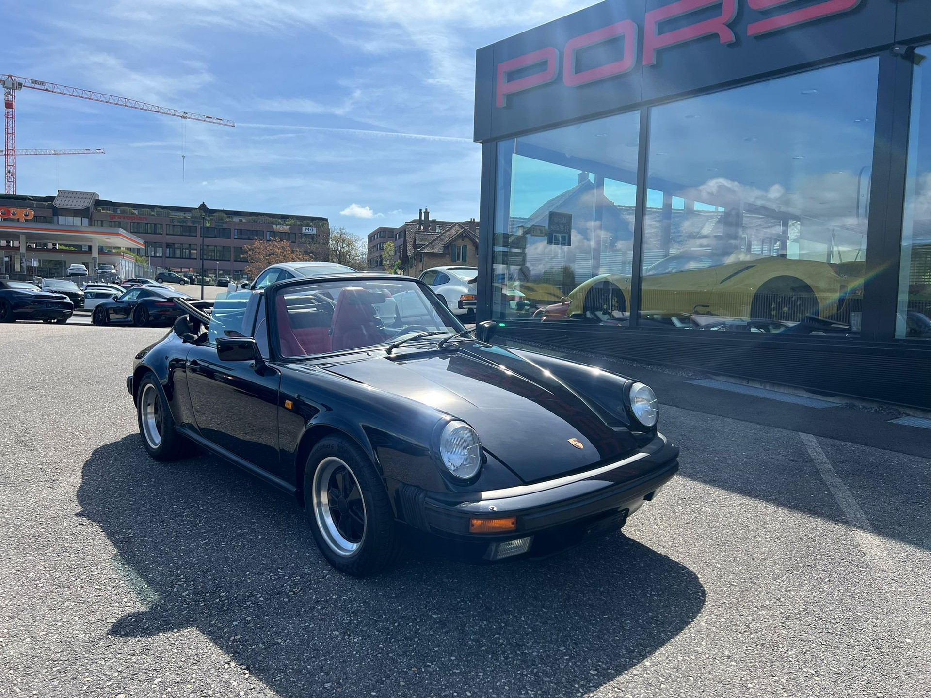 PORSCHE 911 Carrera Cabrio-showroom-element-1