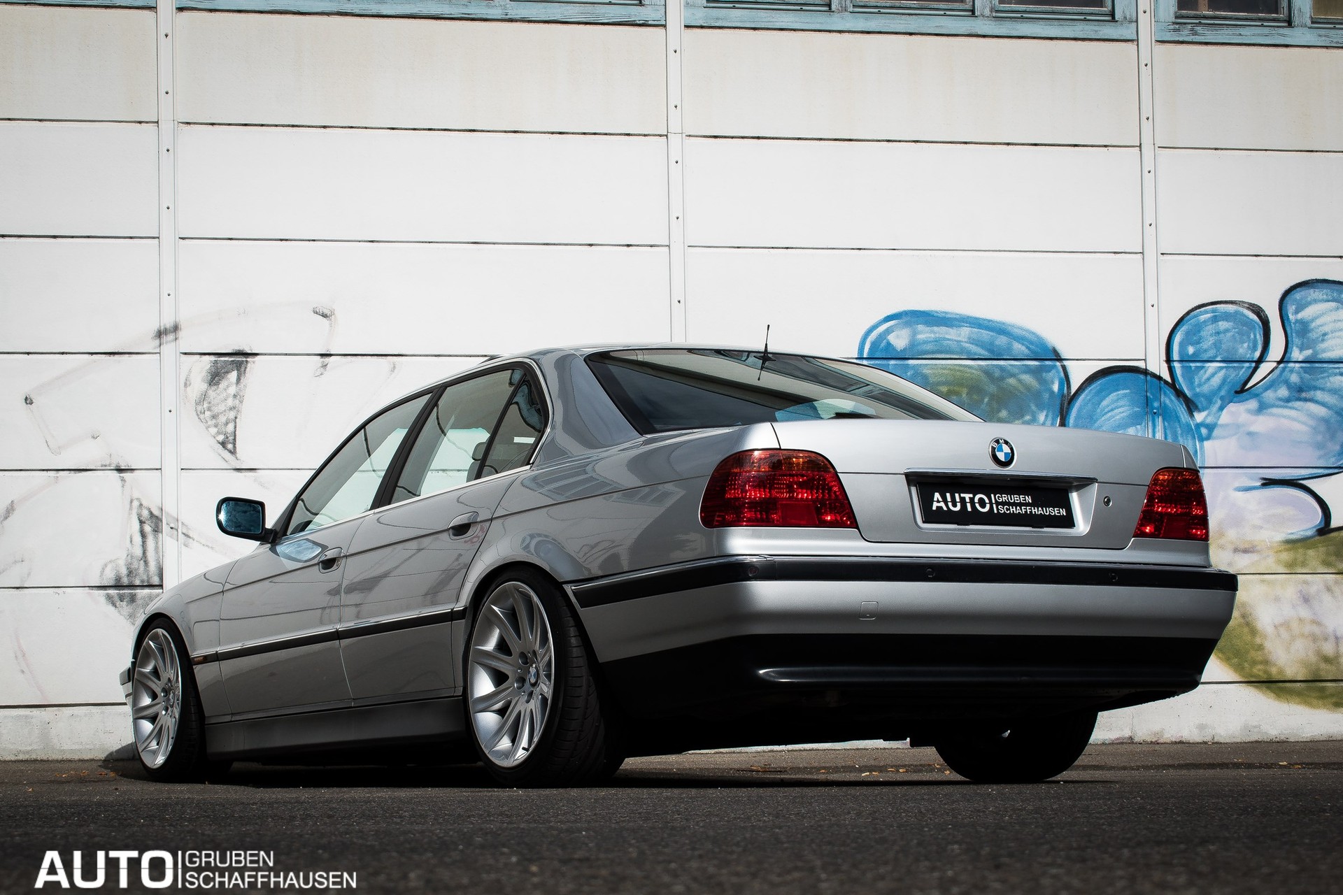 BMW 740i-image-11