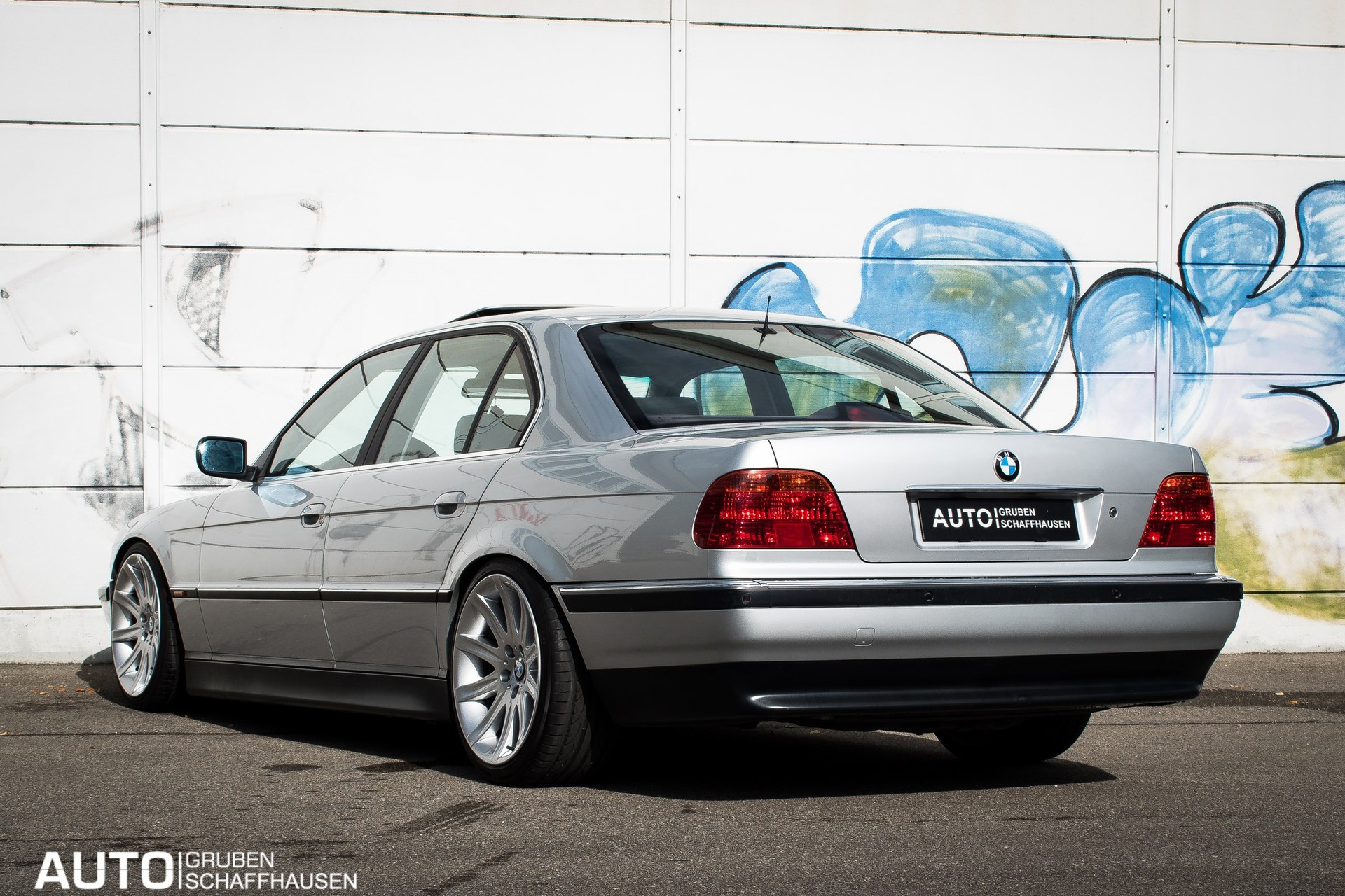 BMW 740i-image-12