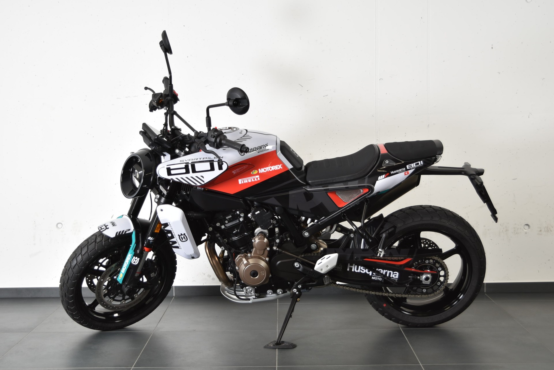 HUSQVARNA SVARTPILEN 801-image-0
