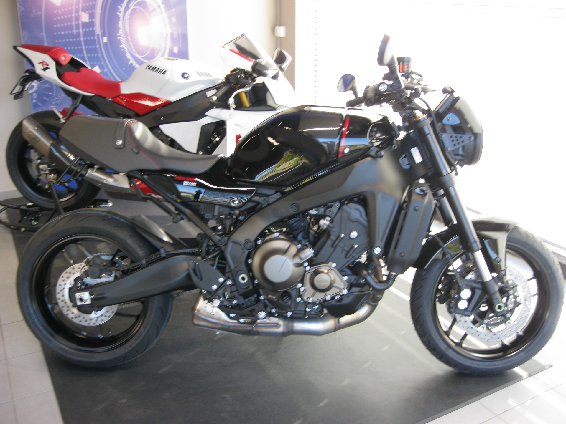 YAMAHA XSR 900-image-0