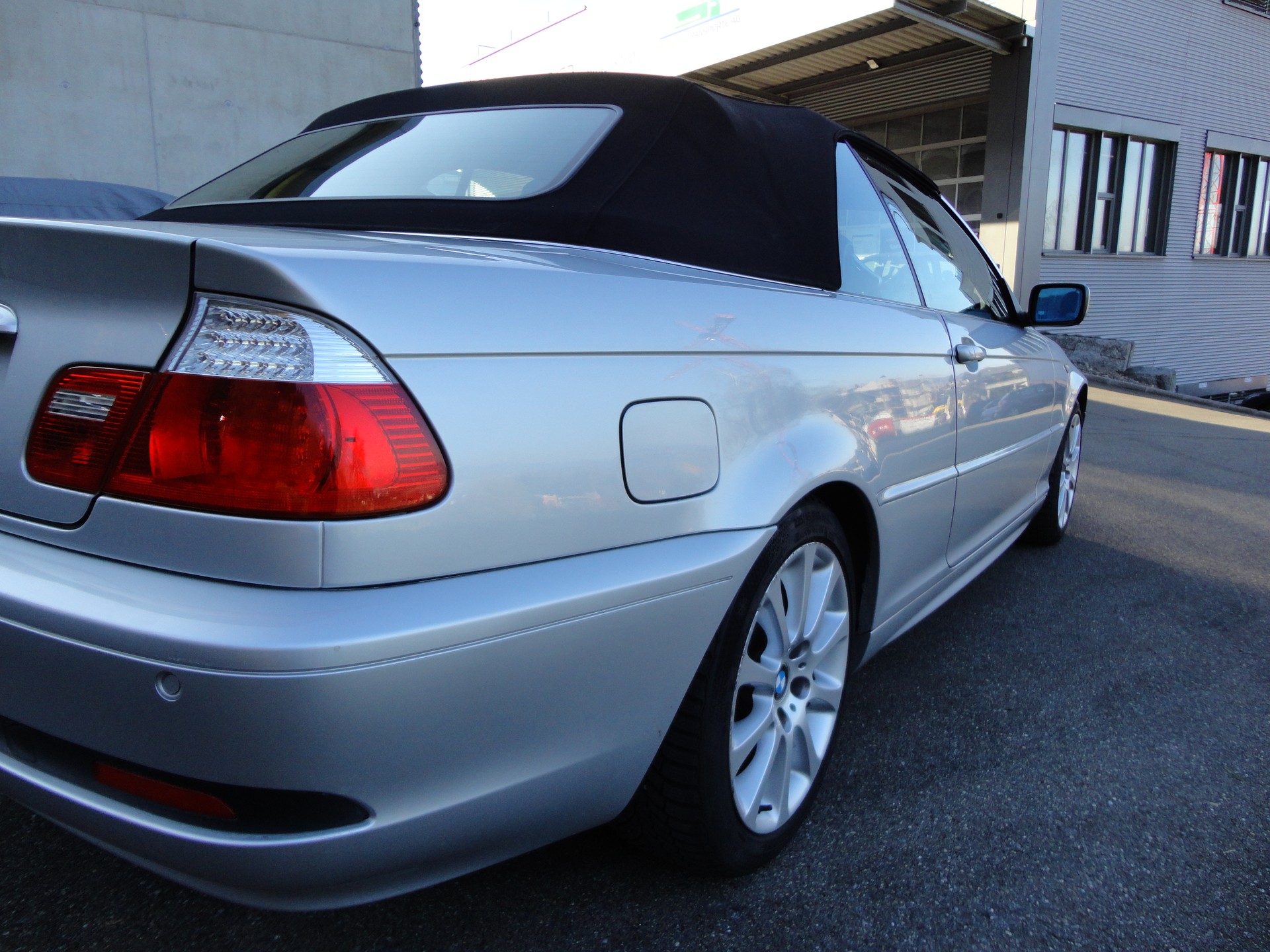 BMW 330Ci Cabriolet-image-7