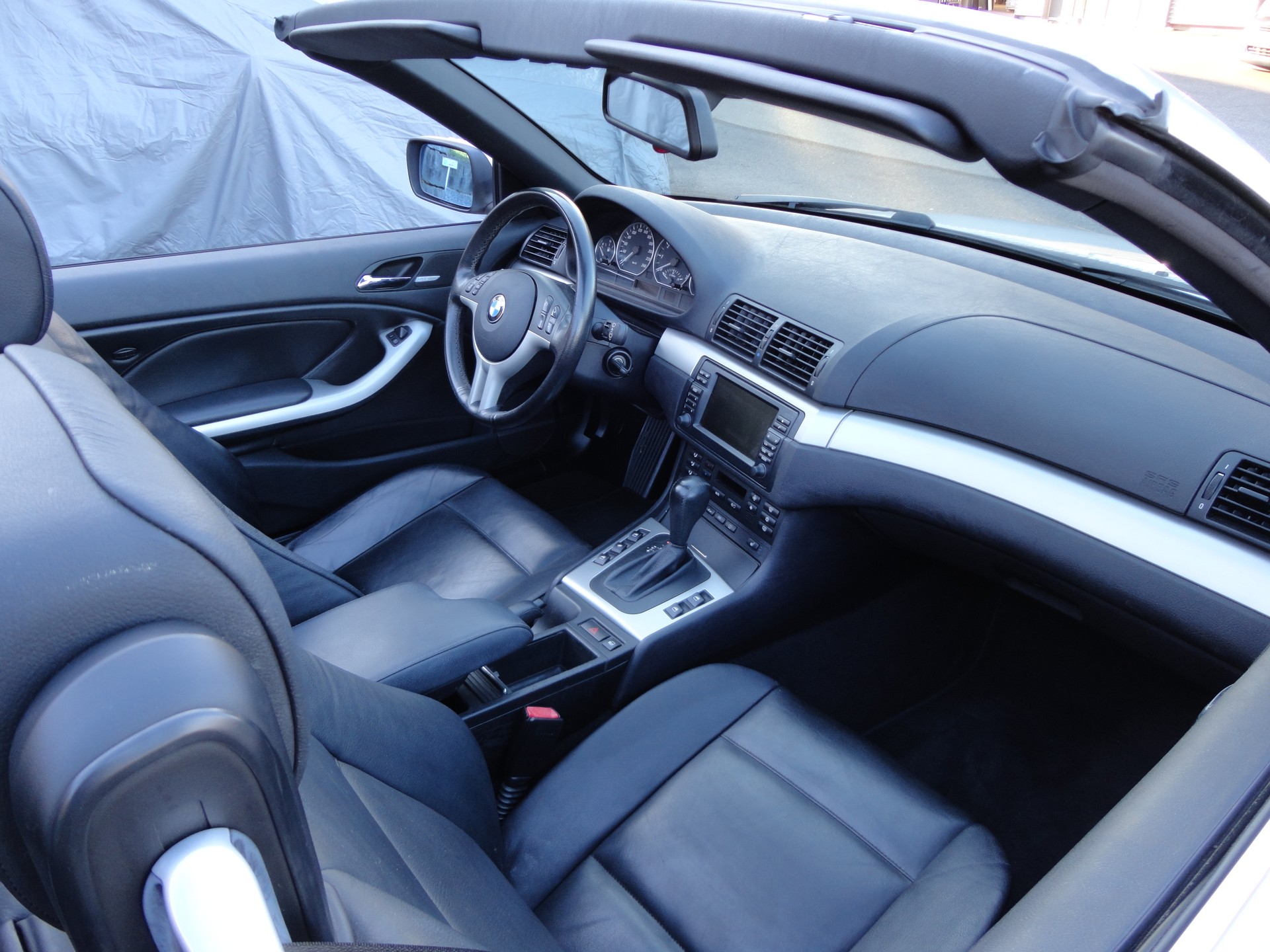 BMW 330Ci Cabriolet-image-12