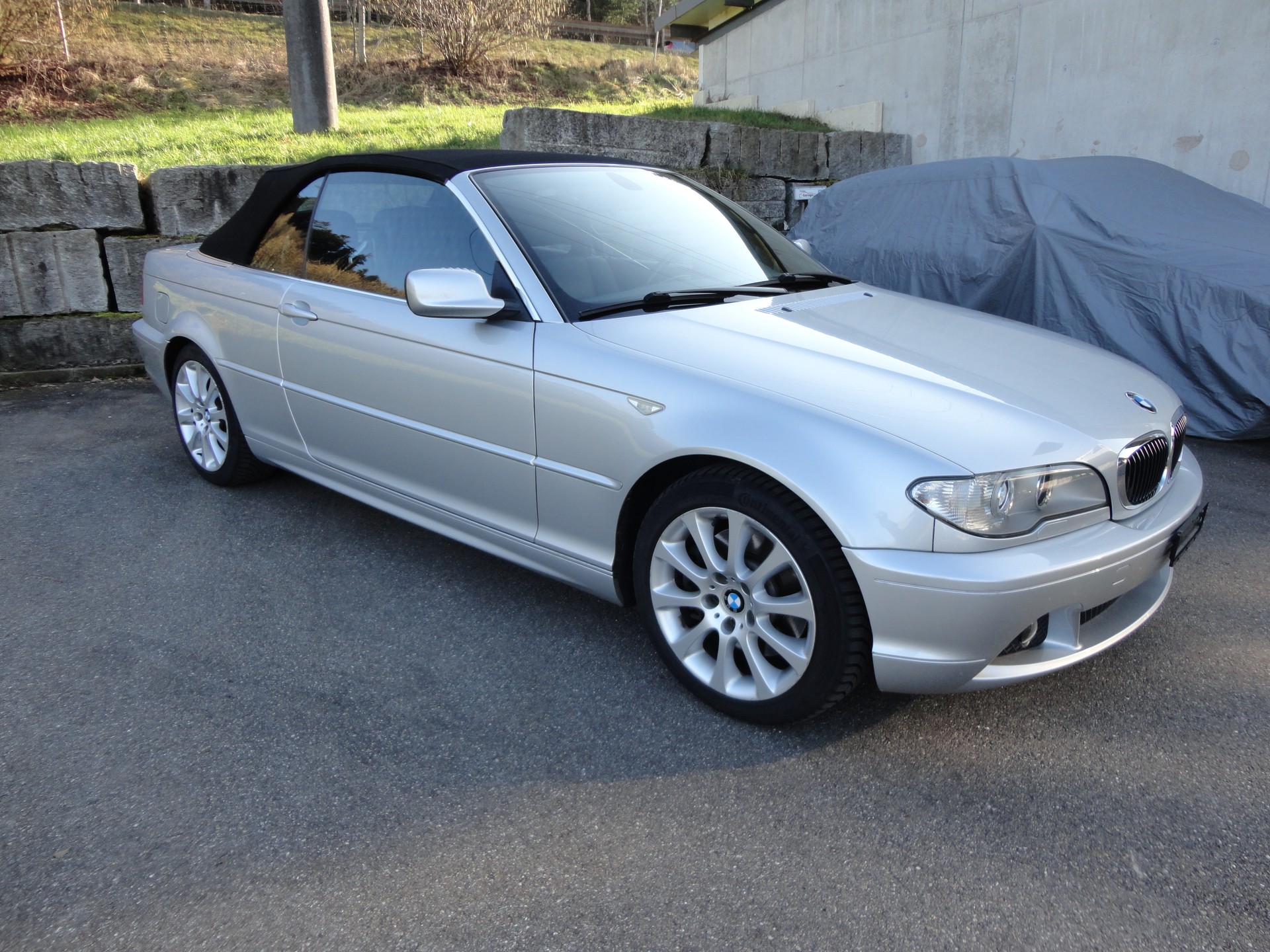 BMW 330Ci Cabriolet-image-8