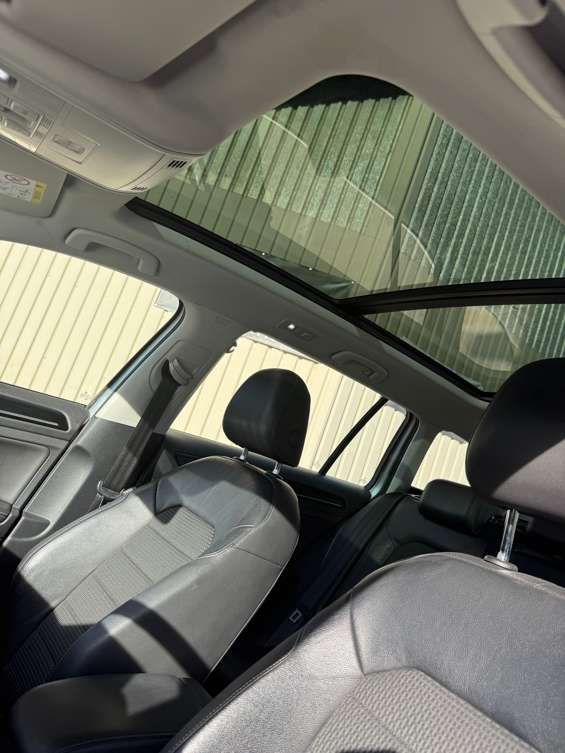 VW Golf 2.0 TDI Lounge DSG-image-11