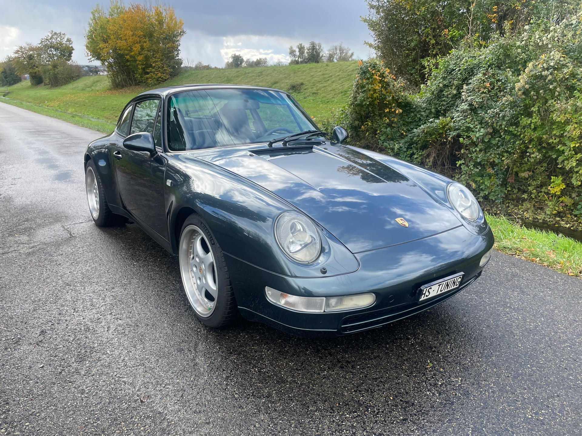 PORSCHE 911 Carrera