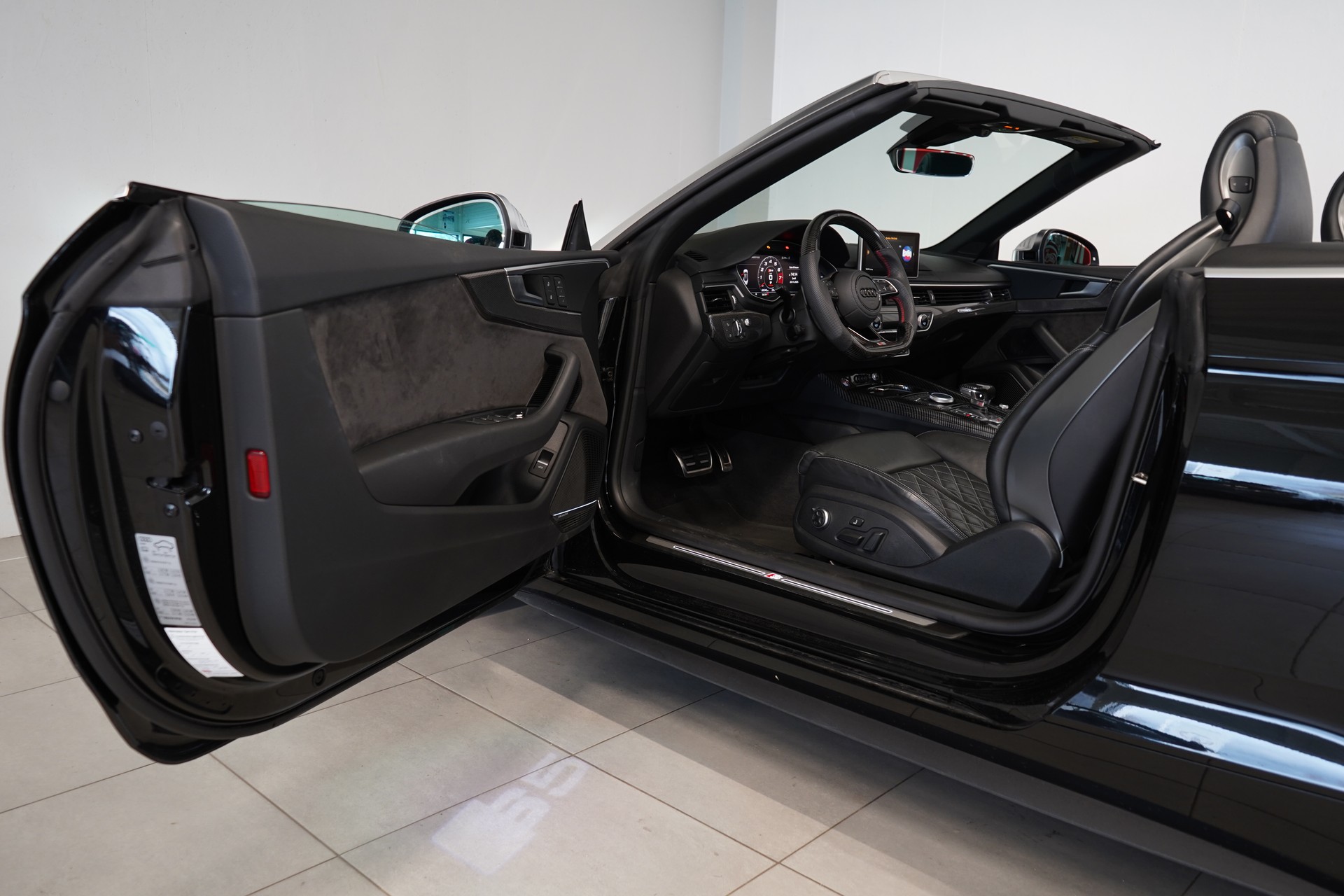 AUDI S5 Cabriolet 3.0 TFSI quattro tiptronic-image-12