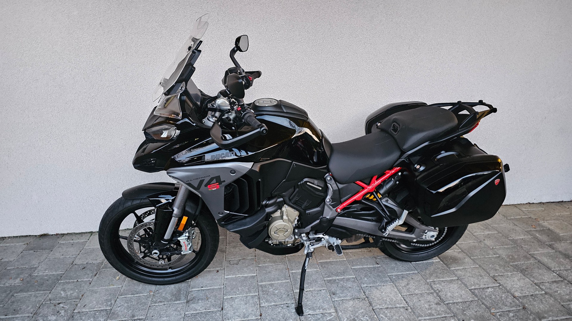 DUCATI Multistrada V4 S Travel + Radar-image-1
