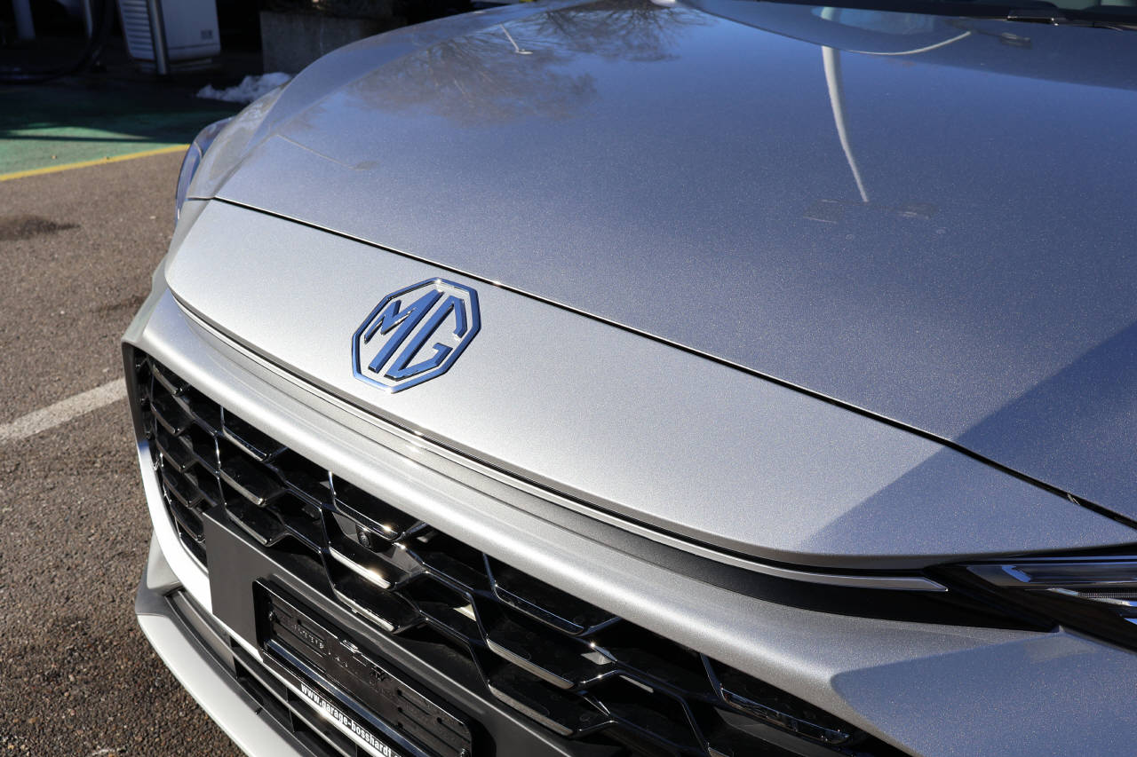 MG ZS 1.5 Hybrid+ Luxury-image-14