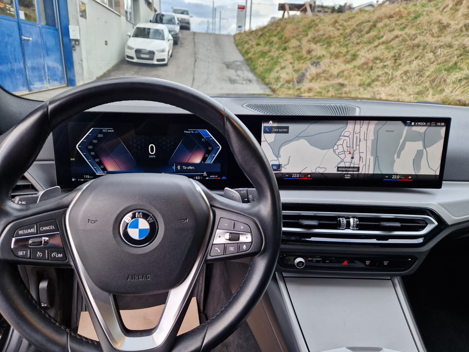 BMW 320d xDrive 48V Touring Steptronic-image-8