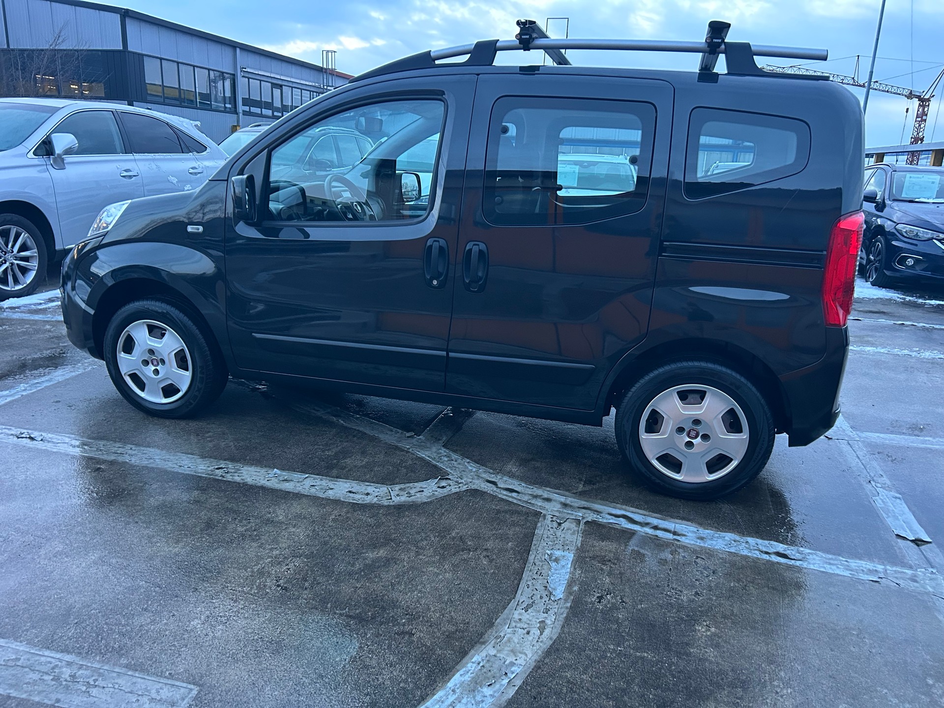 FIAT Qubo 1.4 Natural Power Lounge-image-1