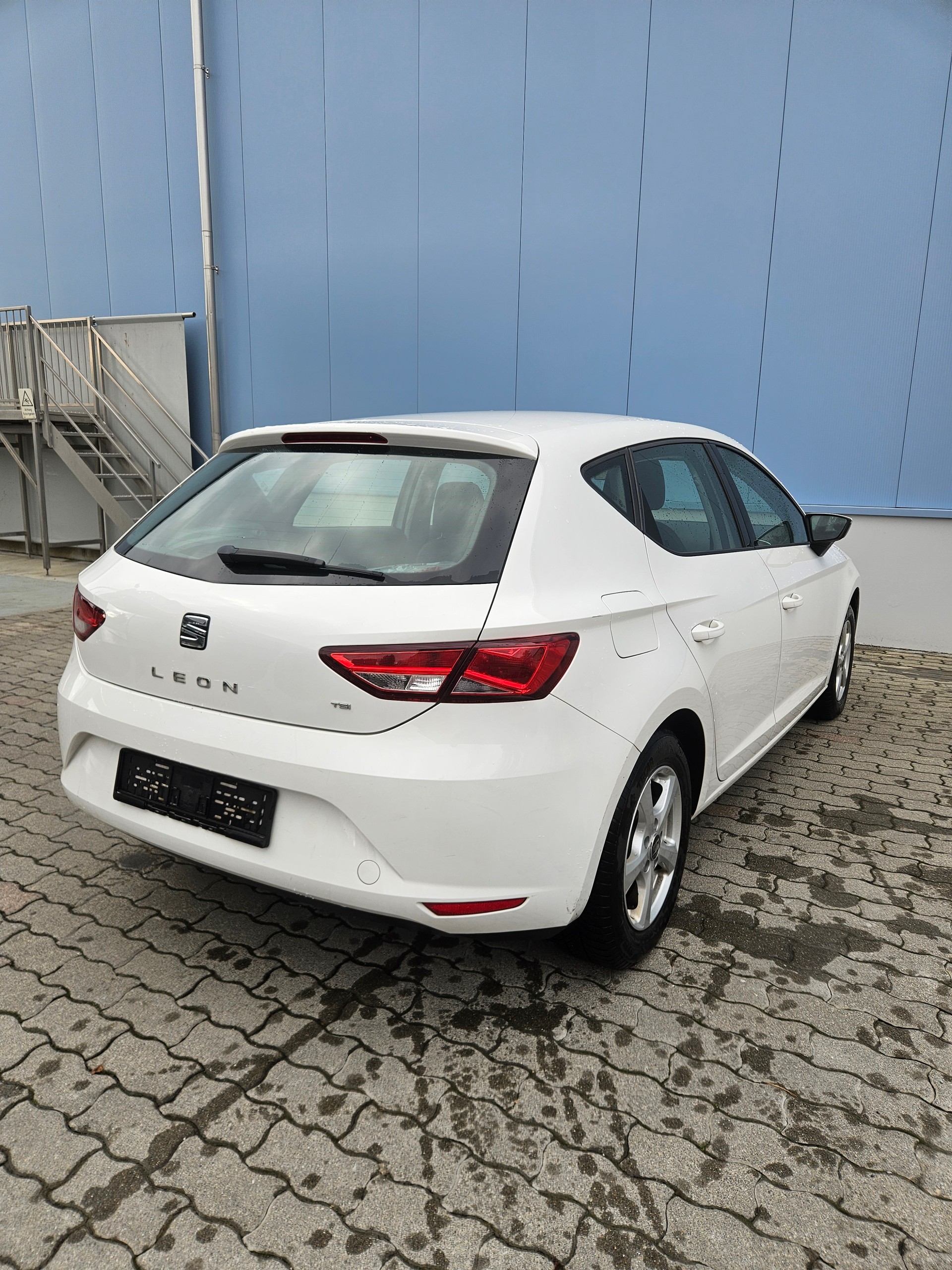 SEAT Leon 1.2 TSI Reference-image-9