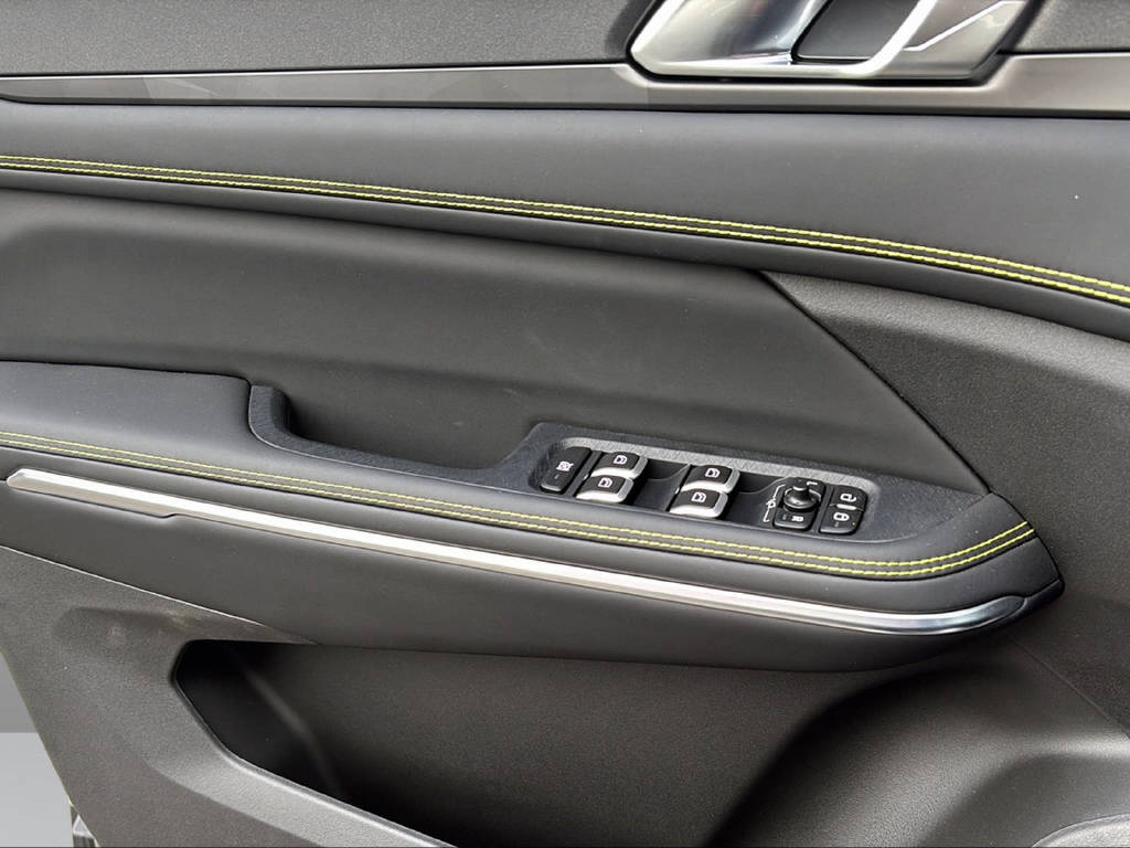 LYNK & CO 01 1.5 PHEV More-image-17