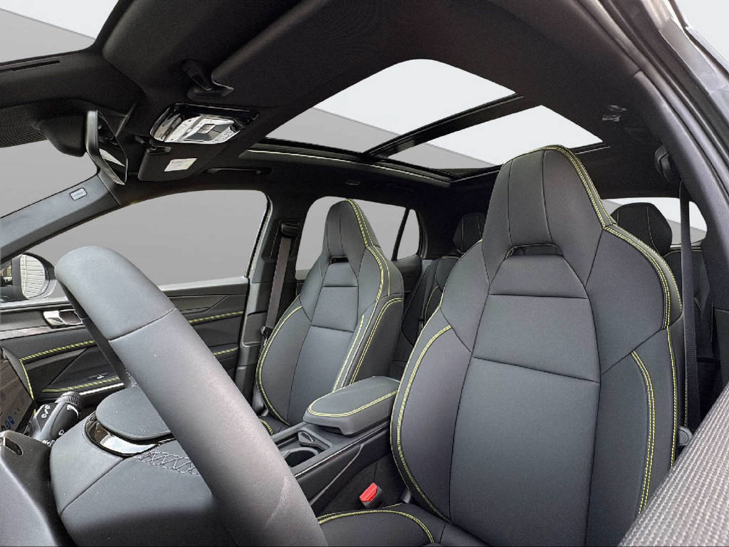 LYNK & CO 01 1.5 PHEV More-image-8