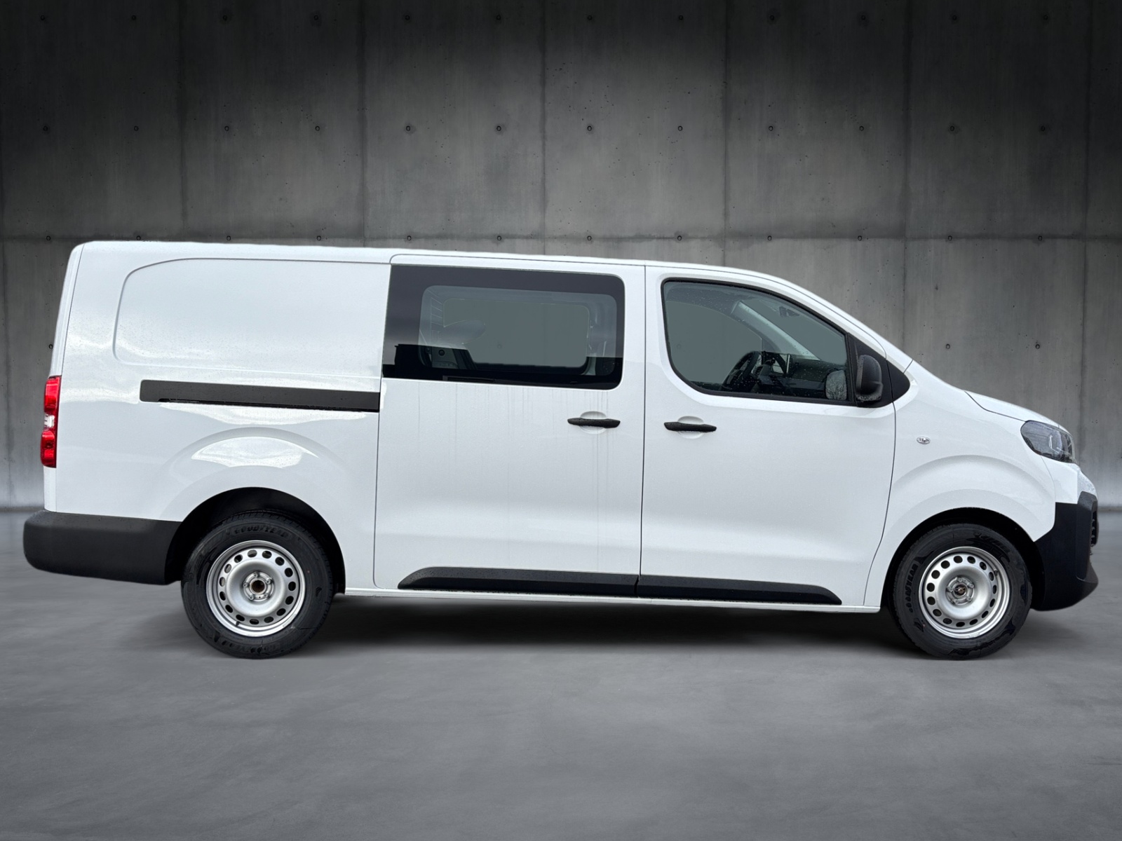 PEUGEOT Expert 2.0 BlueHDi 145 S&S Vertiefte Kabine Long-showroom-element-3