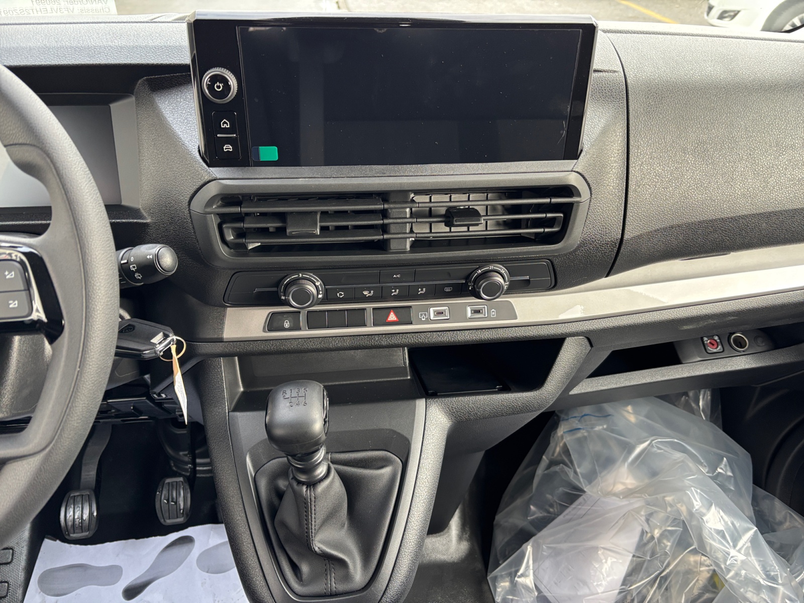 PEUGEOT Expert 2.0 BlueHDi 145 S&S Vertiefte Kabine Long-image-14