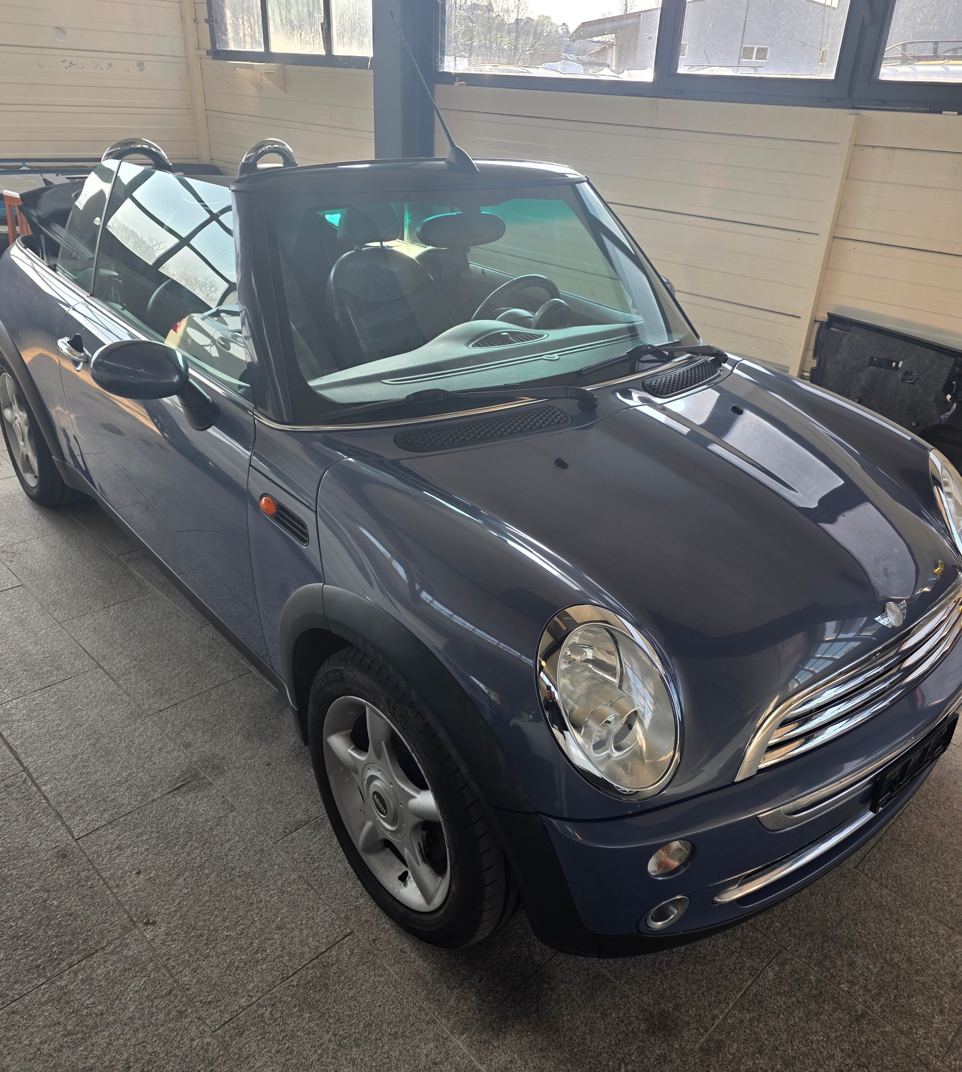 MINI Cooper Cabriolet-image-8