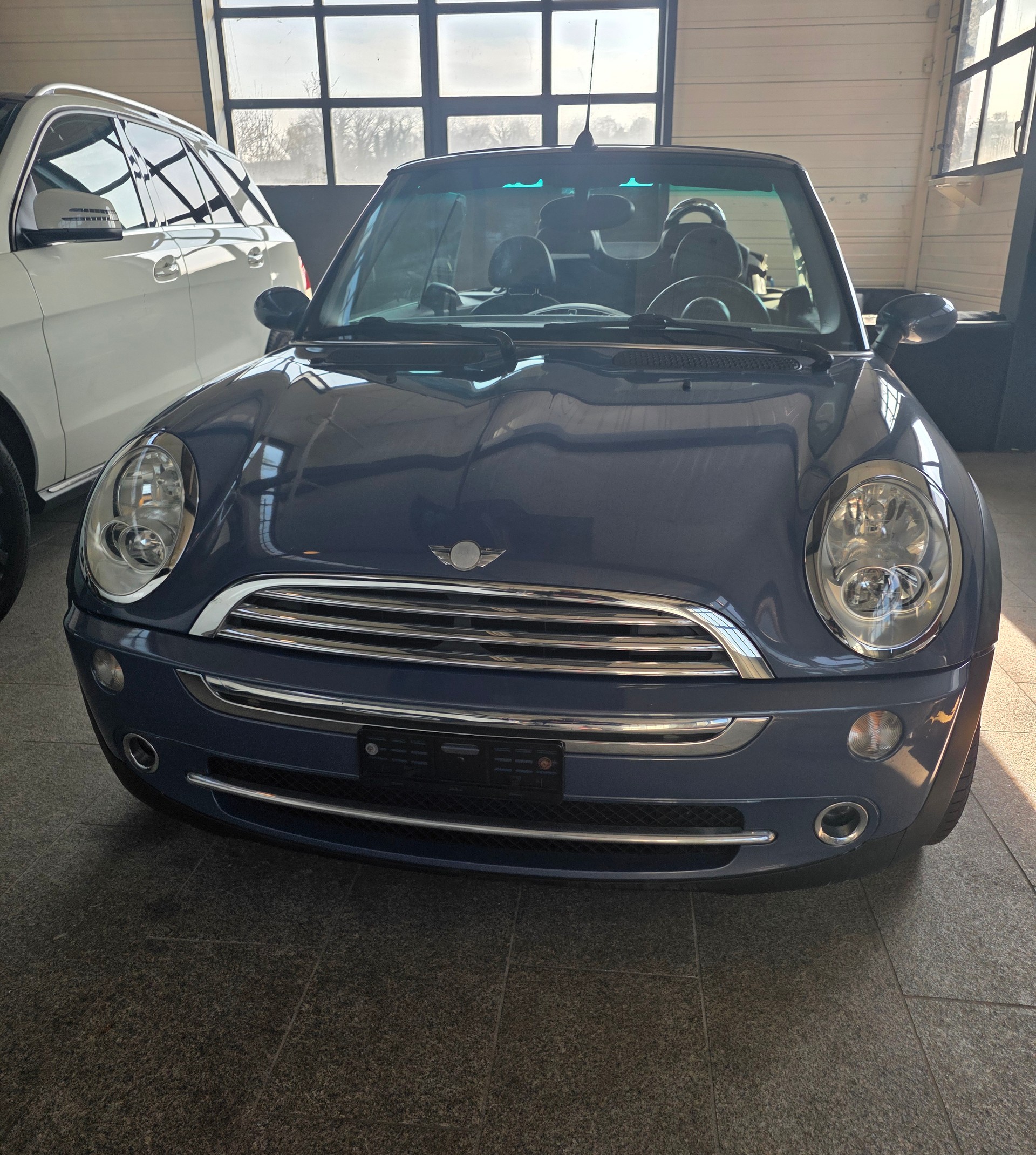 MINI Cooper Cabriolet-image-10