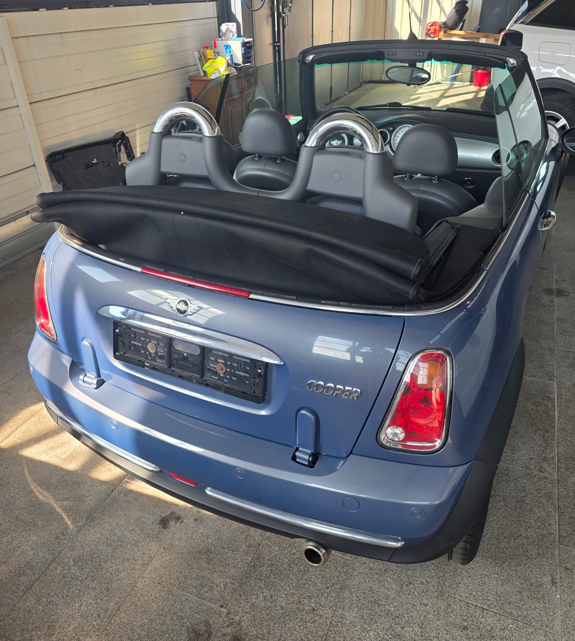 MINI Cooper Cabriolet-image-11