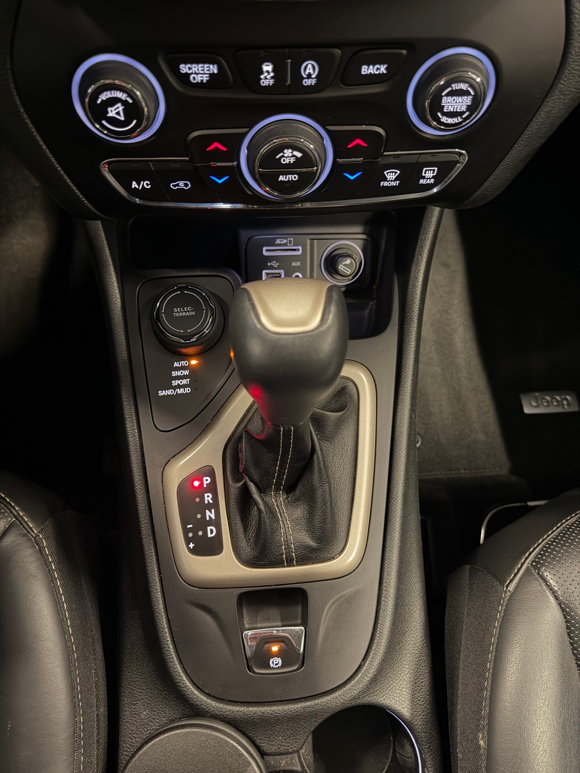 JEEP Cherokee 2.0TD Limited AWD Active Drive II 9ATX-image-19