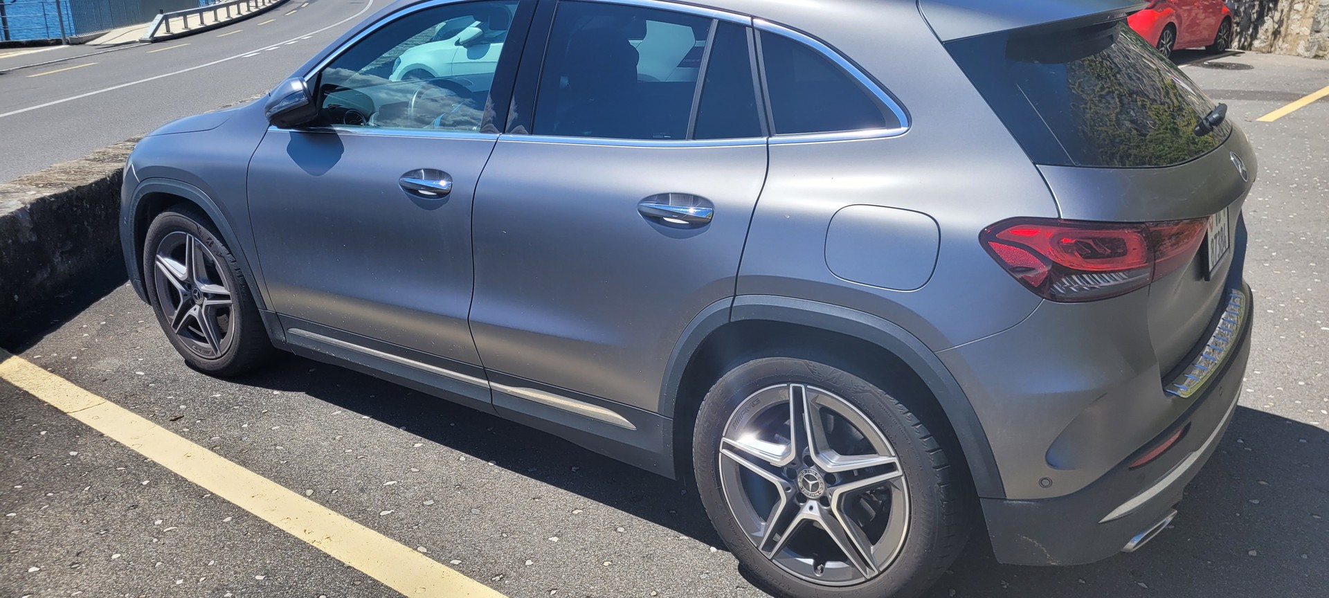 MERCEDES-BENZ GLA 250 4Matic AMG Line 8G-DCT-image-8