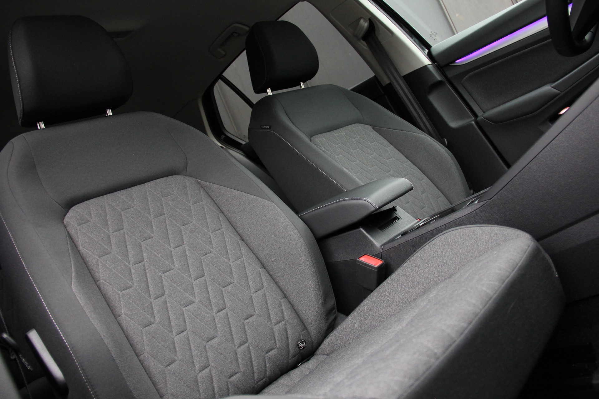 VW Golf 2.0 TDI Life DSG **FACELIFT**-image-10