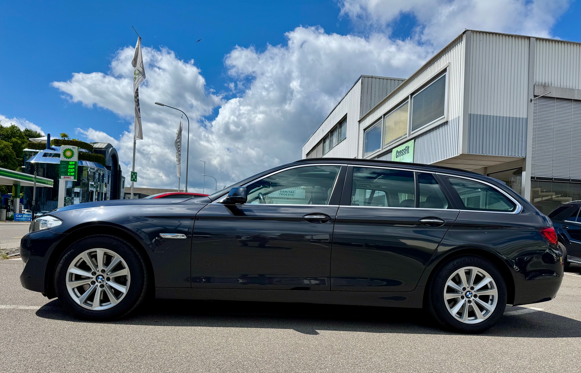 BMW 525d xDrive Touring Steptronic-image-2