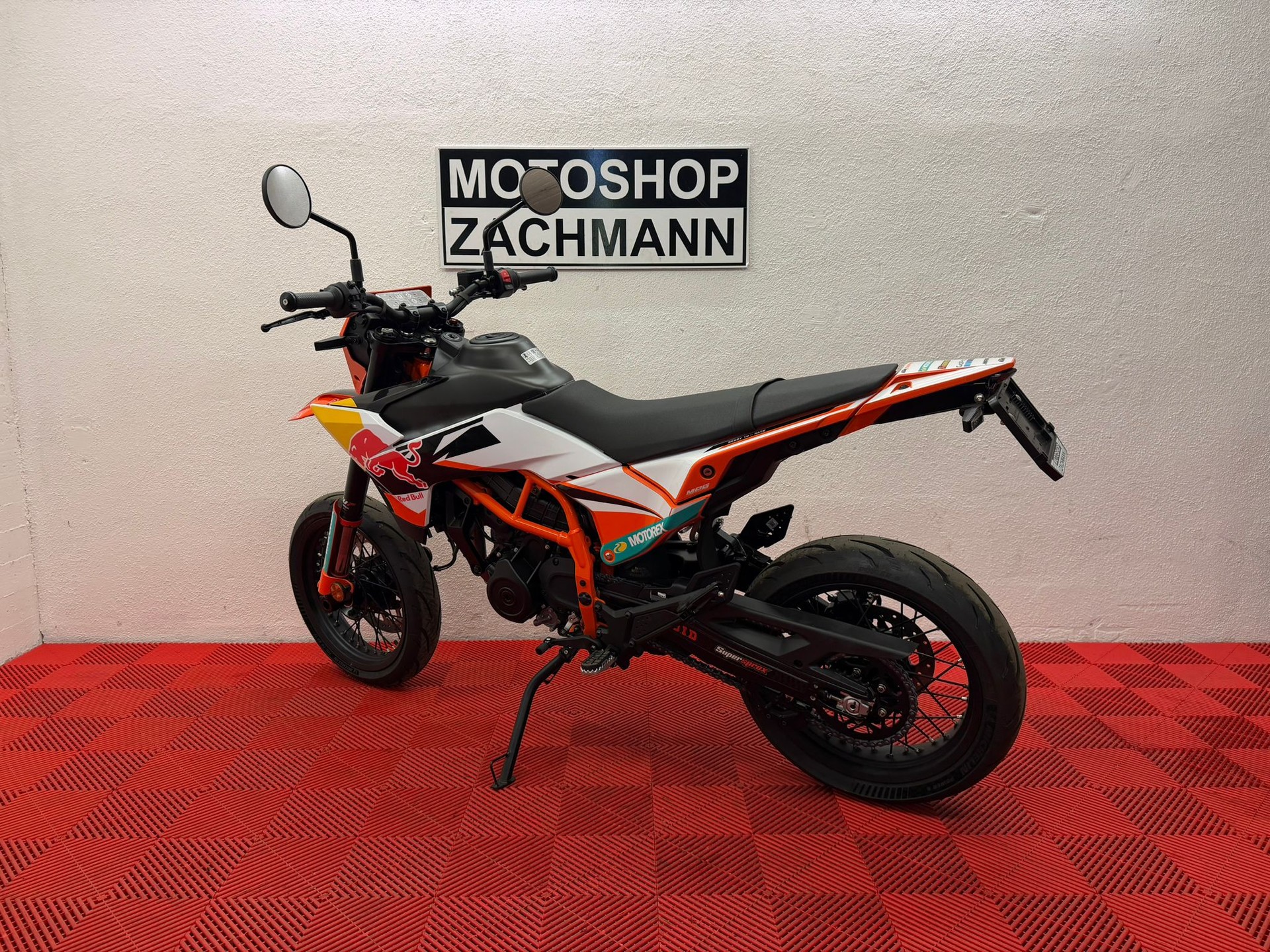 KTM 390 SMC R-image-11