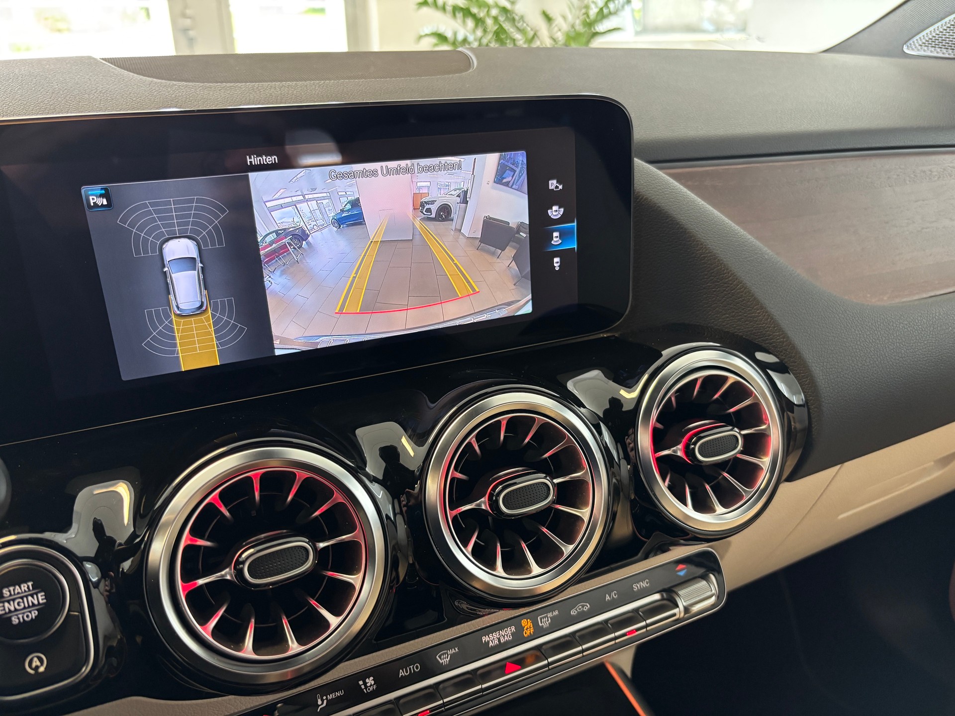 MERCEDES-BENZ GLA 250 4Matic Progressive 8G-DCT-image-16