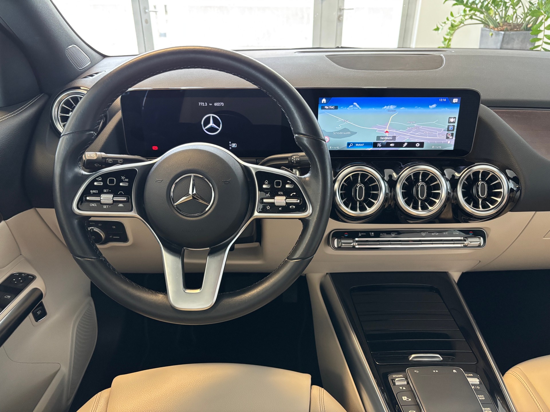 MERCEDES-BENZ GLA 250 4Matic Progressive 8G-DCT-image-4