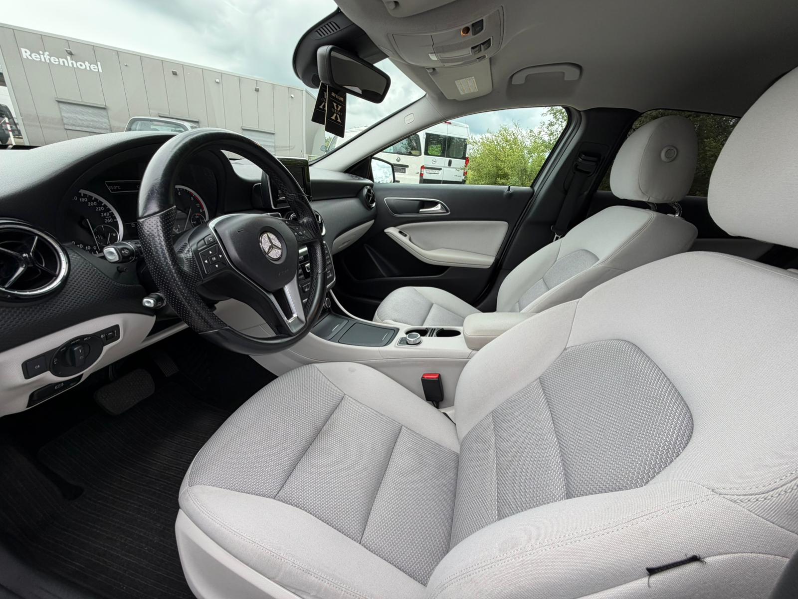 MERCEDES-BENZ A 180 CDI 7G-DCT-image-8