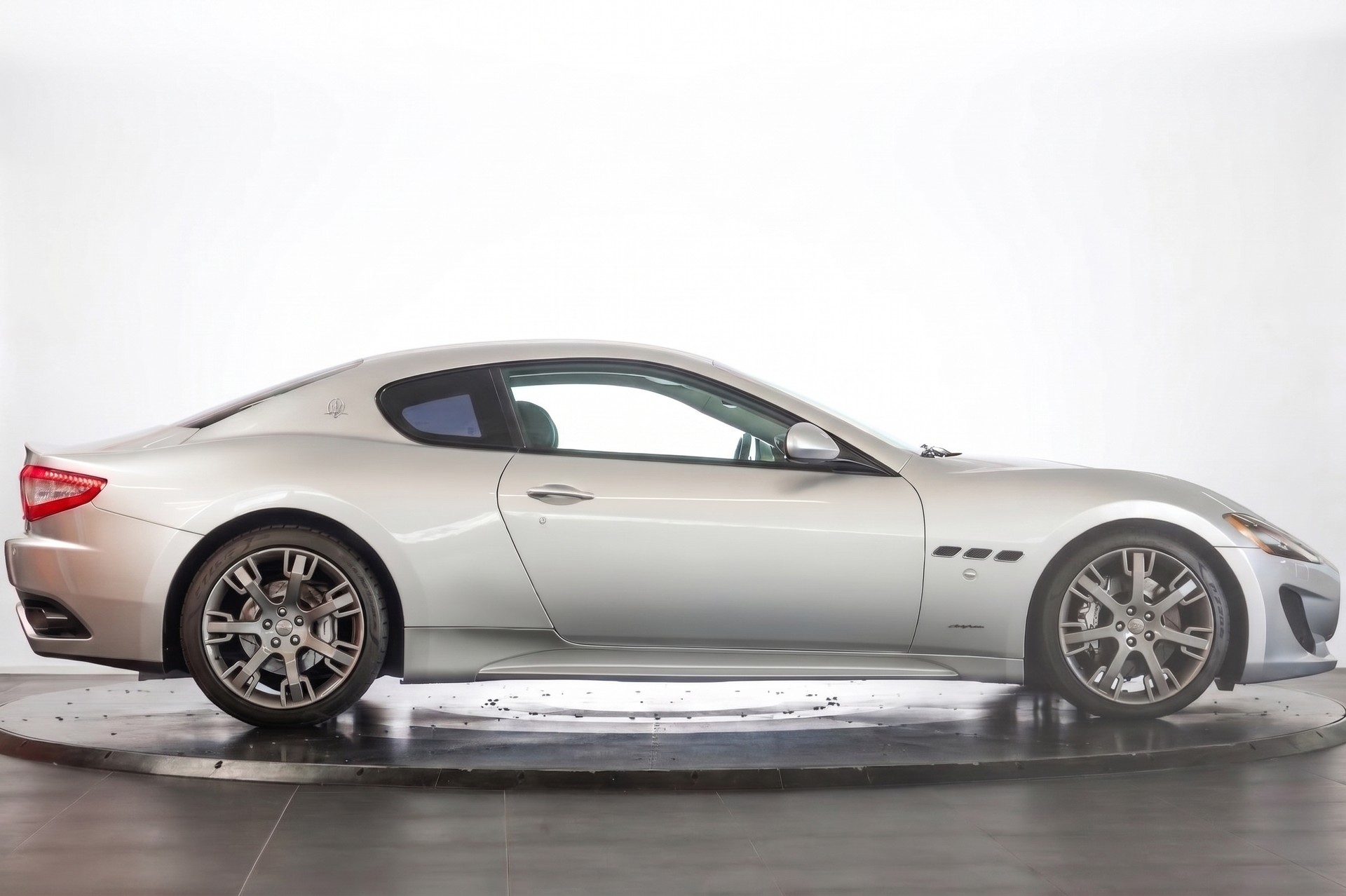 MASERATI GranTurismo S Cambiocorsa-showroom-element-3