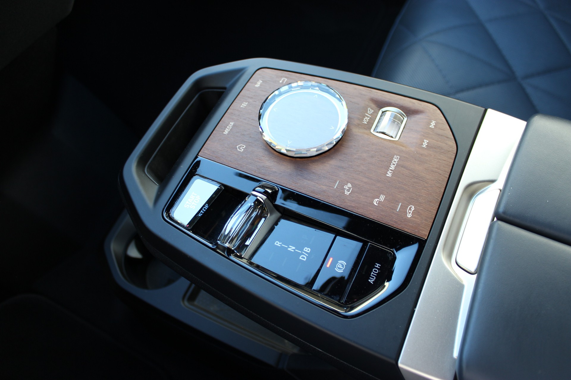 BMW iX xDrive50 *0.9%-LEASINGAKTION*-image-9