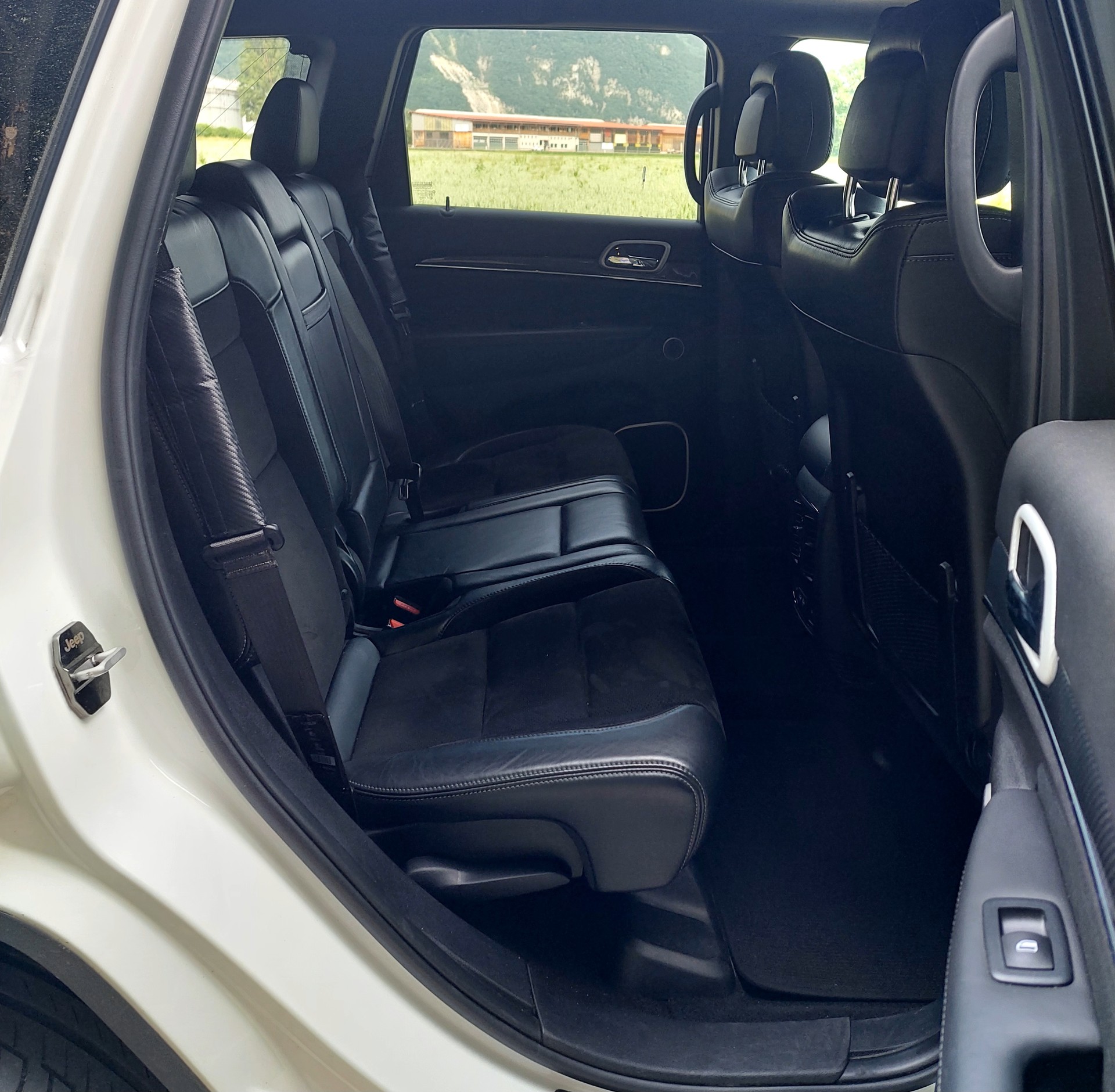 JEEP 6.4 V8 HEMI SRT8-image-7