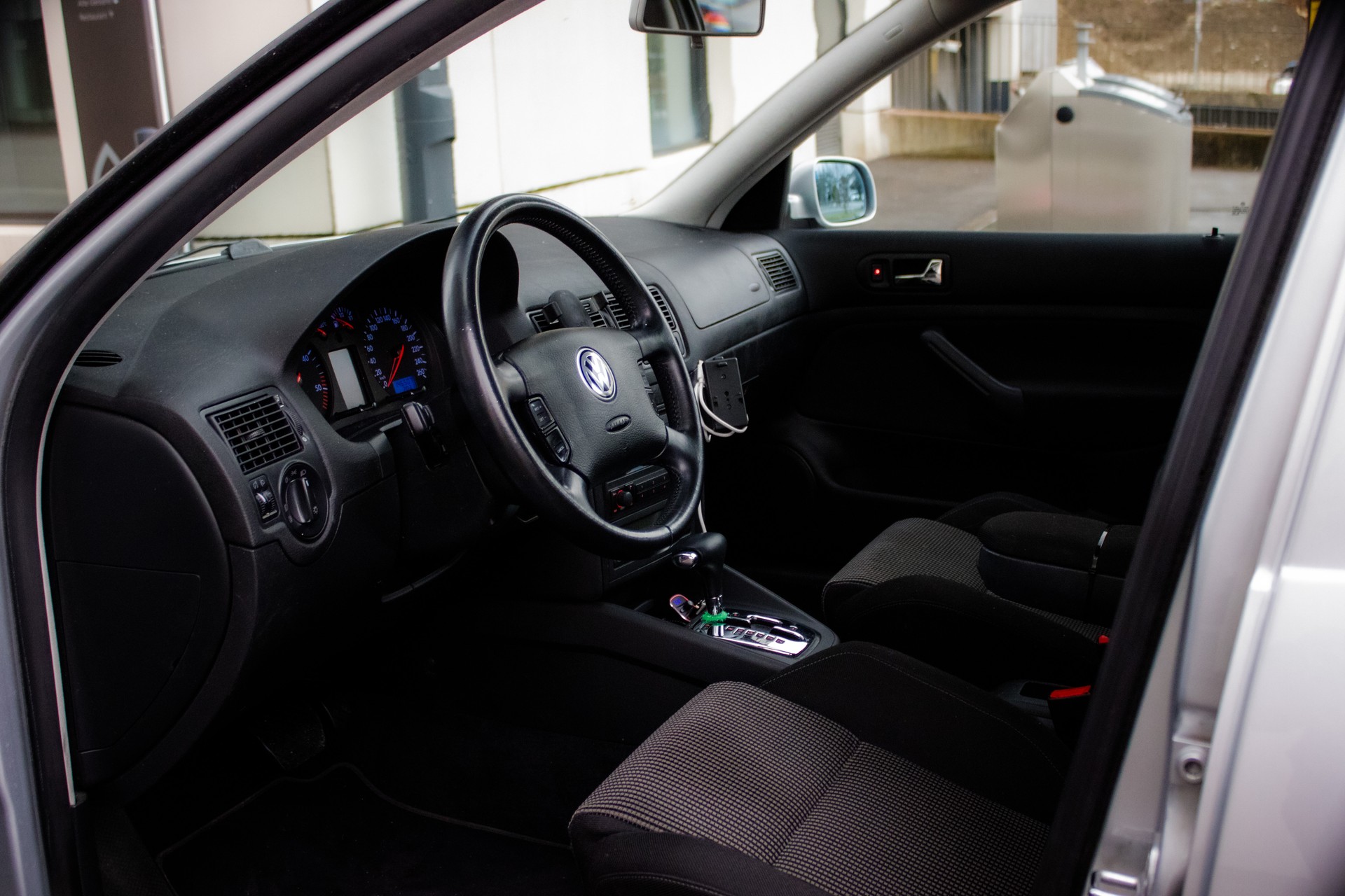 VW Golf 1.9 TDI PD Highline AUTOMAT-image-8