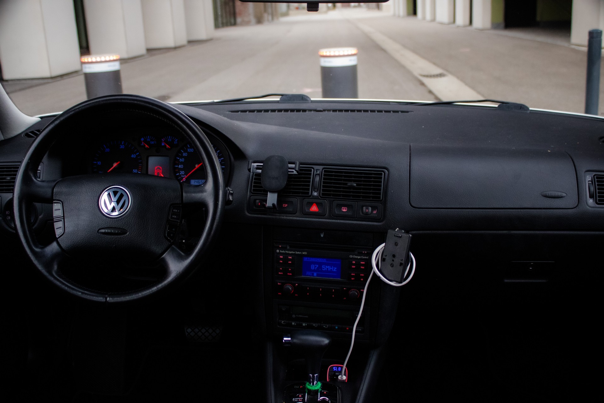 VW Golf 1.9 TDI PD Highline AUTOMAT-image-10